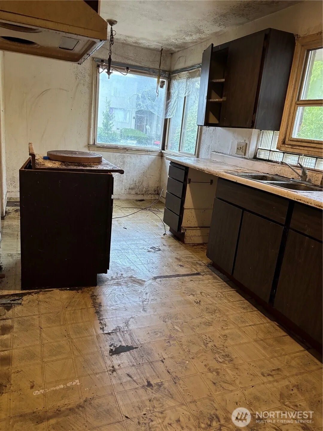 Property photo for 9208 17th Avenue Sw, Seattle photo 4