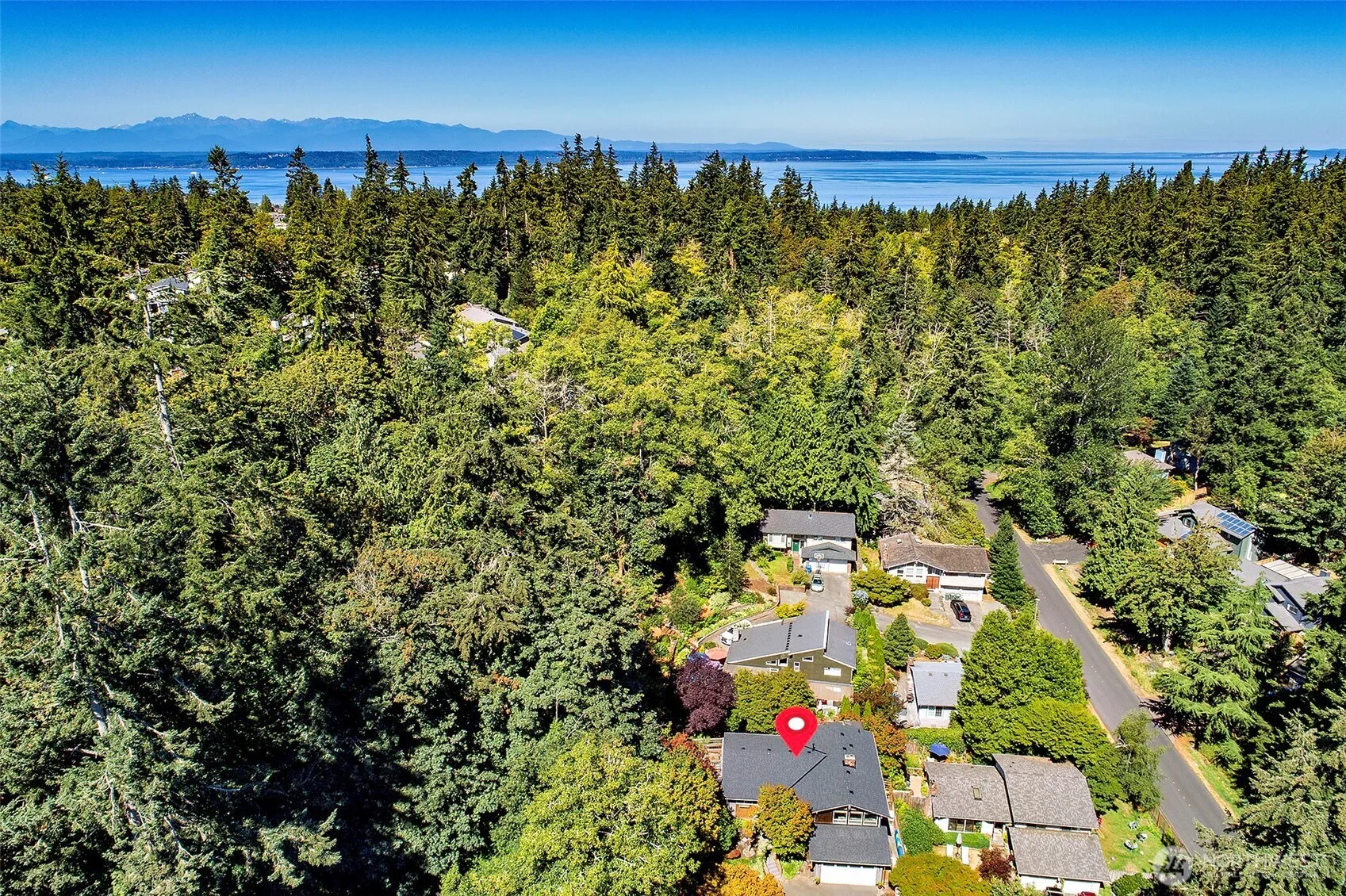 Property photo for 21220 Shell Valley Road, Edmonds photo 2