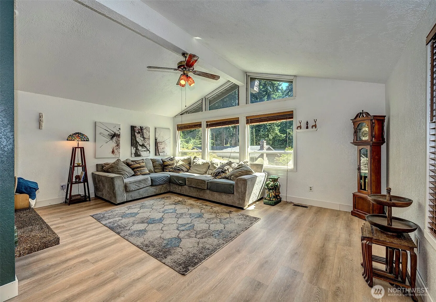 Property photo for 21220 Shell Valley Road, Edmonds photo 4