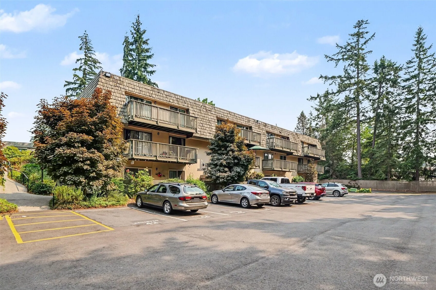Property photo for 1420 153rd Ave Ne #3702, Bellevue photo 2