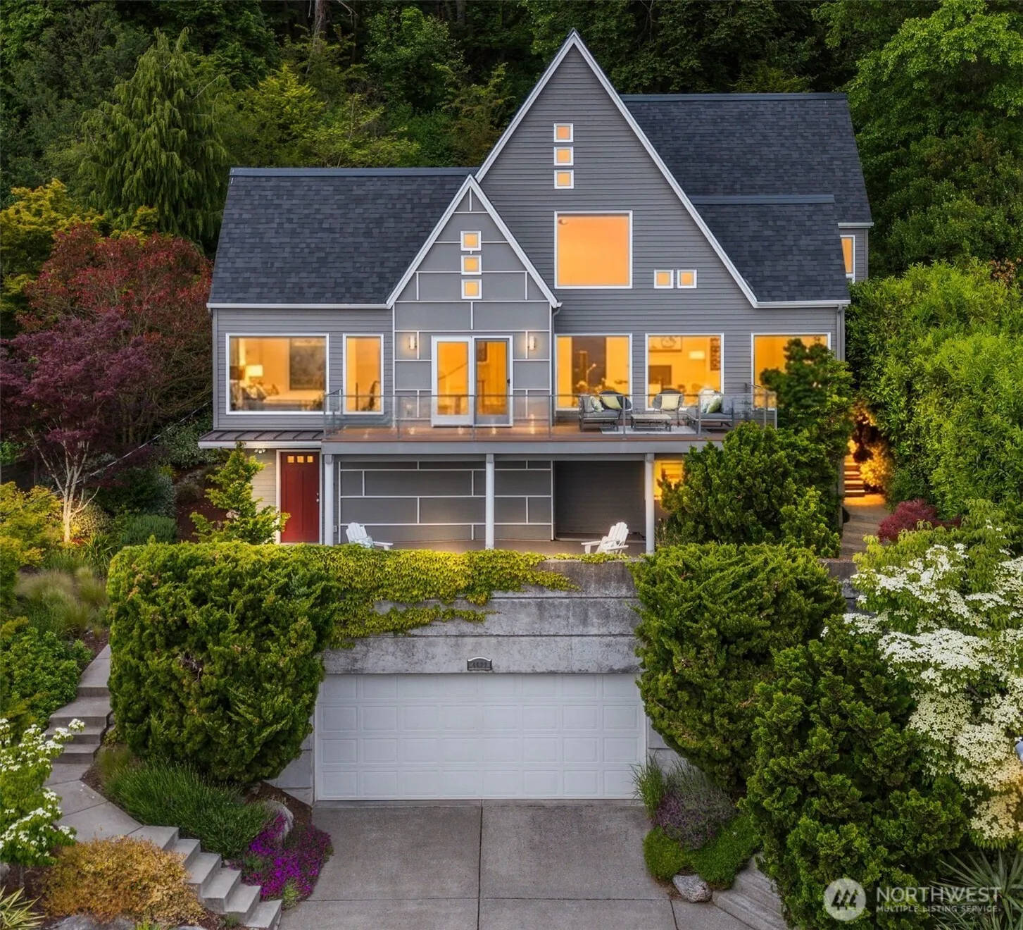 Property photo for 4622 57th Avenue Sw, Seattle photo 3