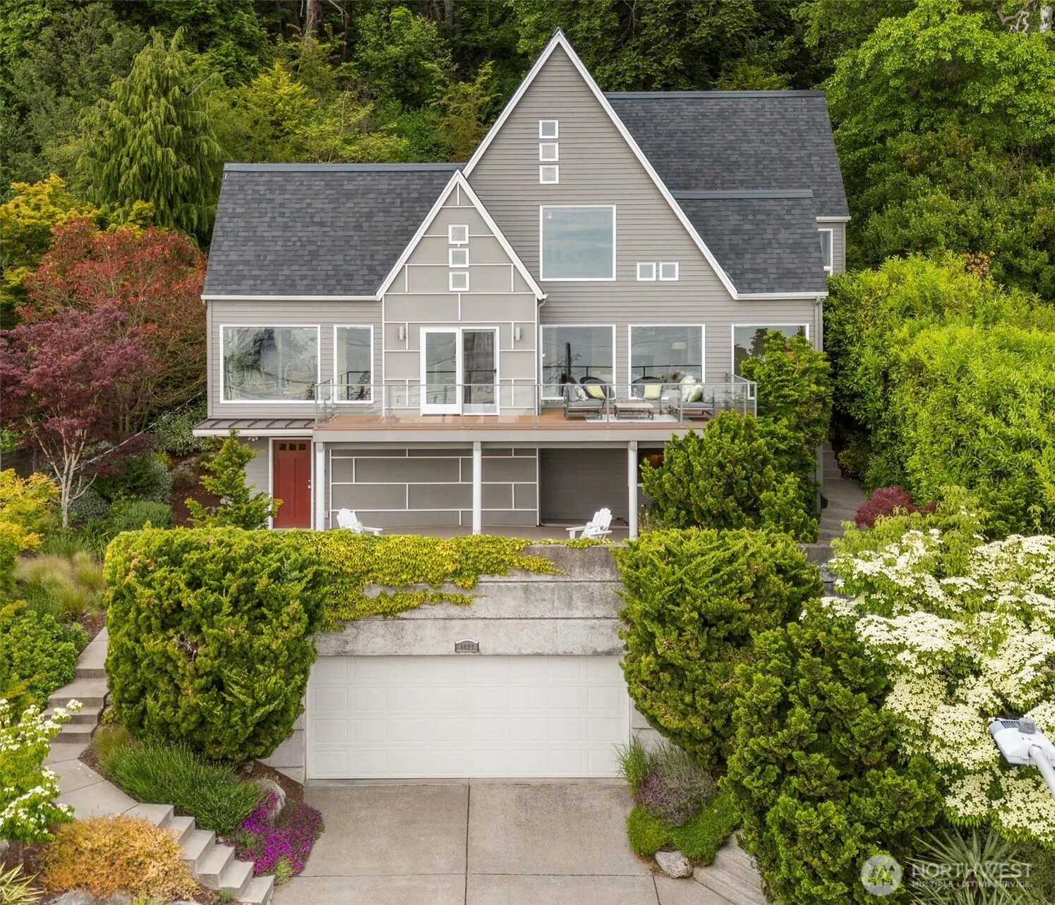 Property photo for 4622 57th Avenue Sw, Seattle photo 4