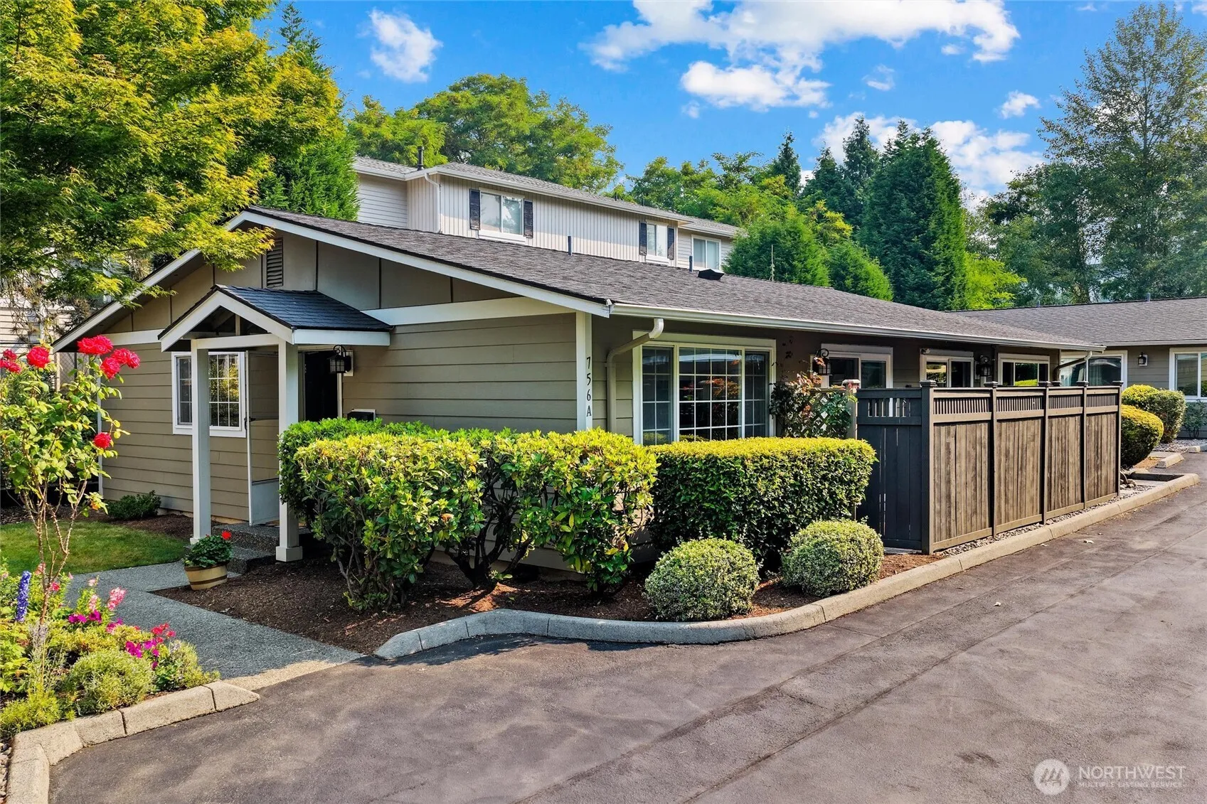 Property photo for 756 State Street S #756a, Kirkland photo 2