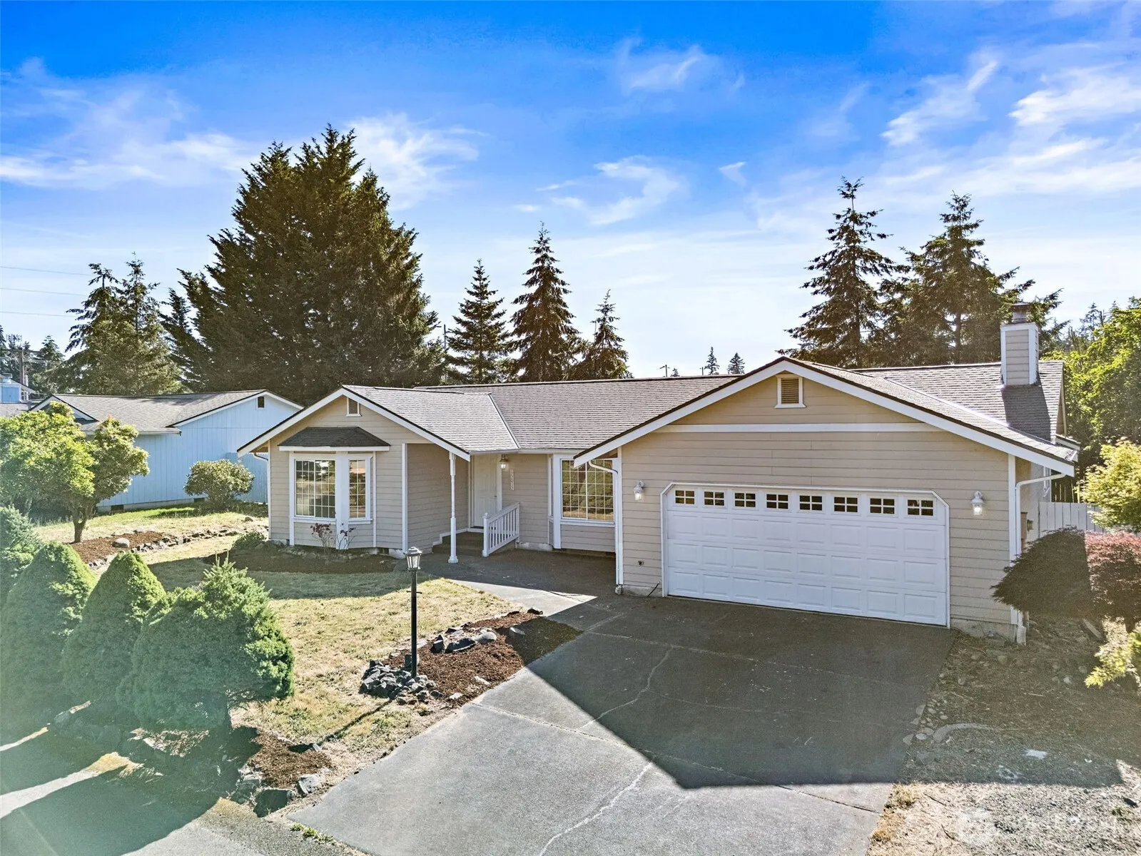 Property photo for 15012 2nd Avenue E, Tacoma photo 2
