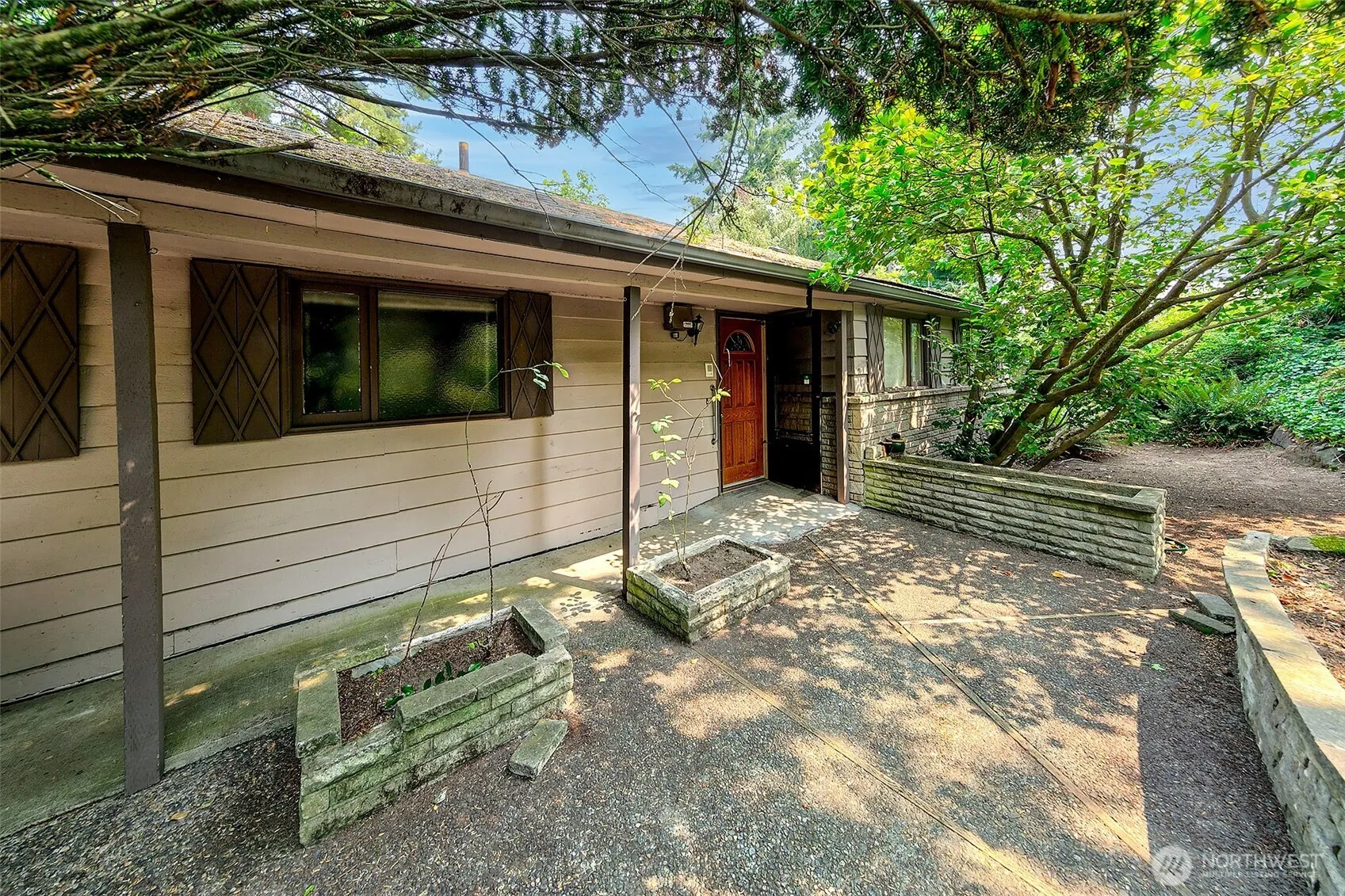 Property photo for 14048 41st Avenue Ne, Seattle photo 2