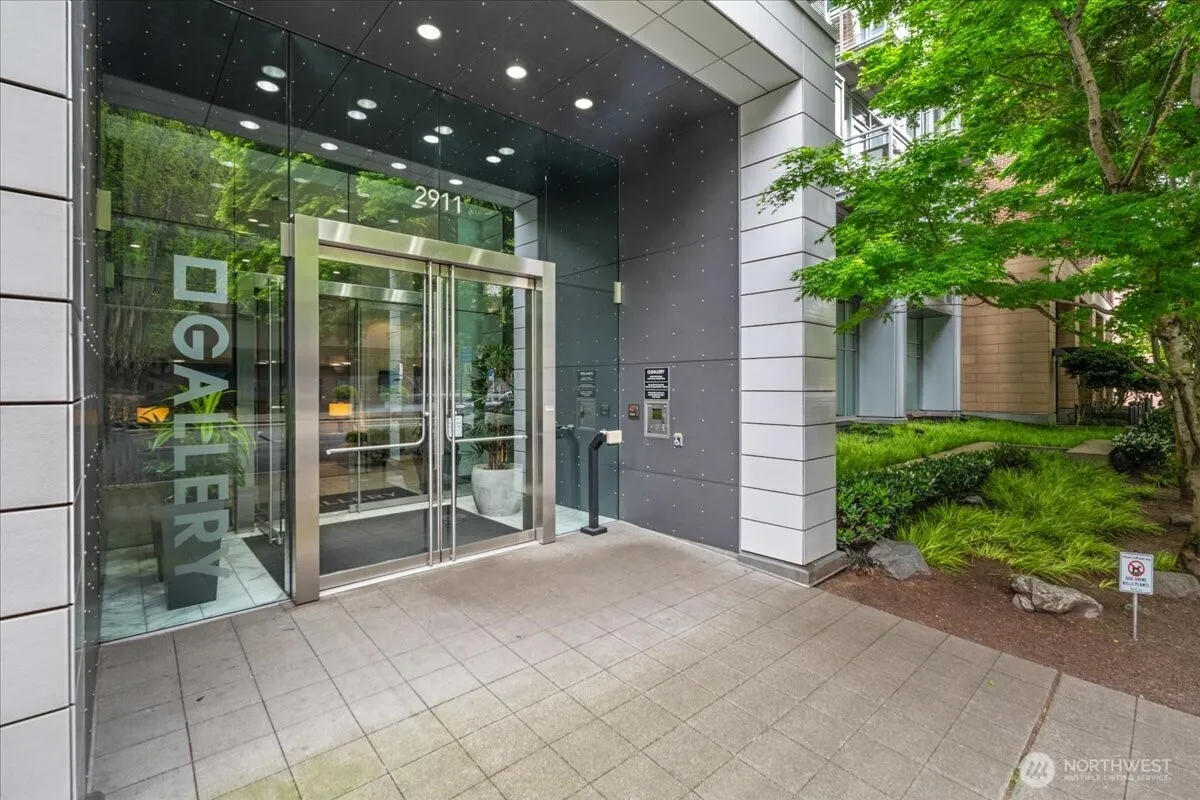 Property photo for 2911 2nd Avenue #506, Seattle photo 2