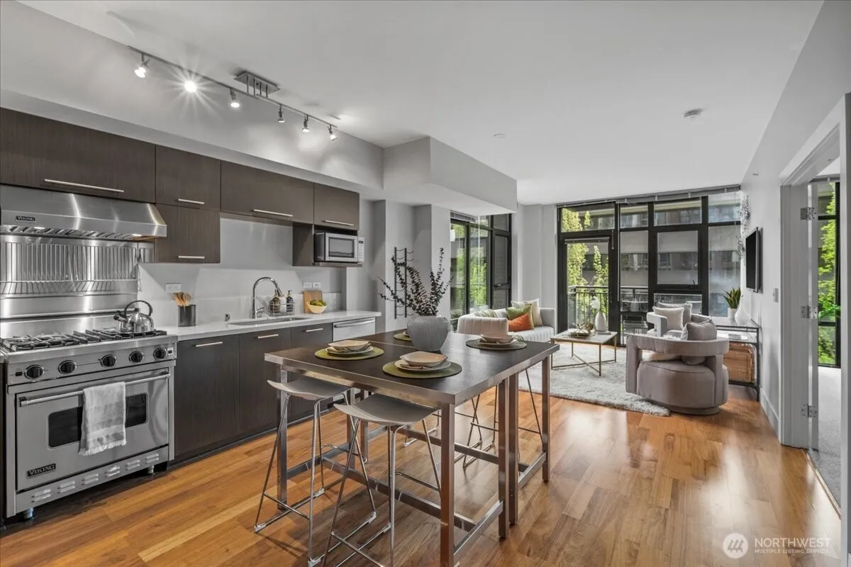 Property photo for 2911 2nd Avenue #506, Seattle photo 4
