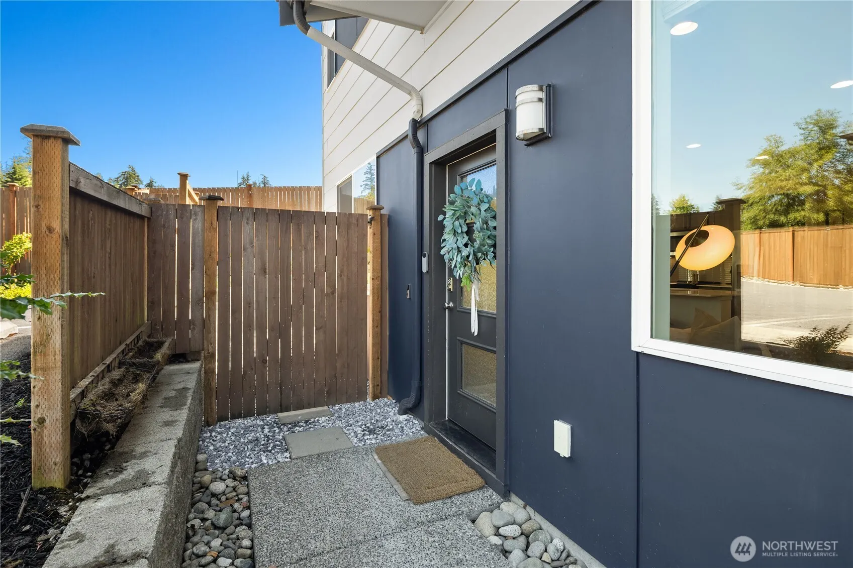 Property photo for 4902 Courtyard Lane #b1, Mukilteo photo 4