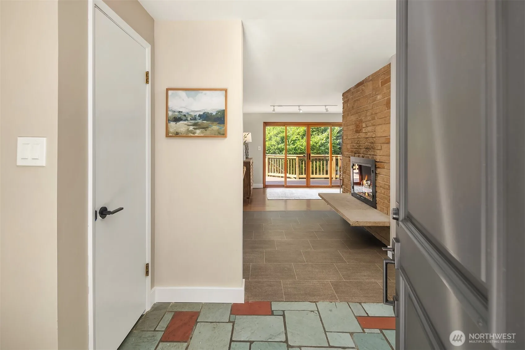 Property photo for 11215 Champagne Point Road Ne, Kirkland photo 4