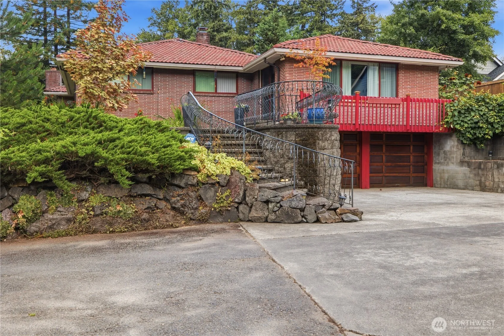 Property photo for 1405 Shaw Road E, Puyallup photo 2