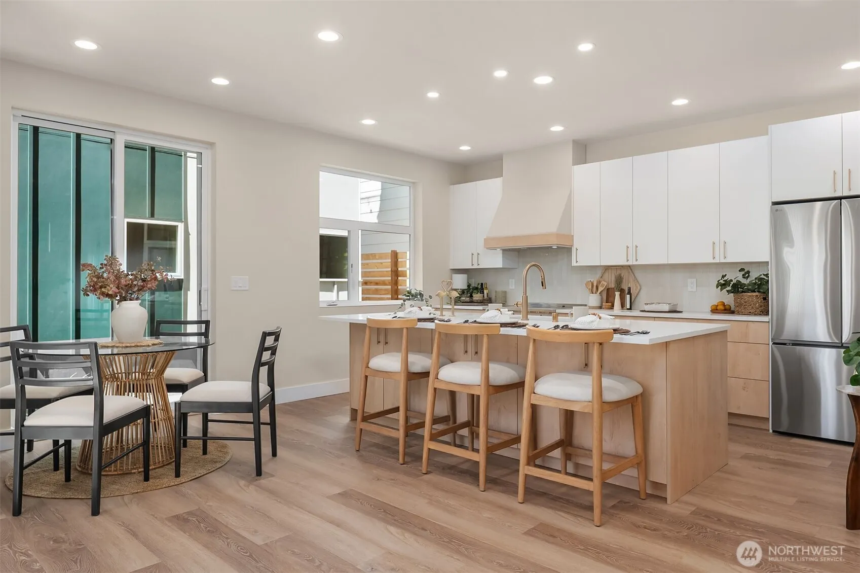 Property photo for 910 15th Avenue #b, Seattle photo 4