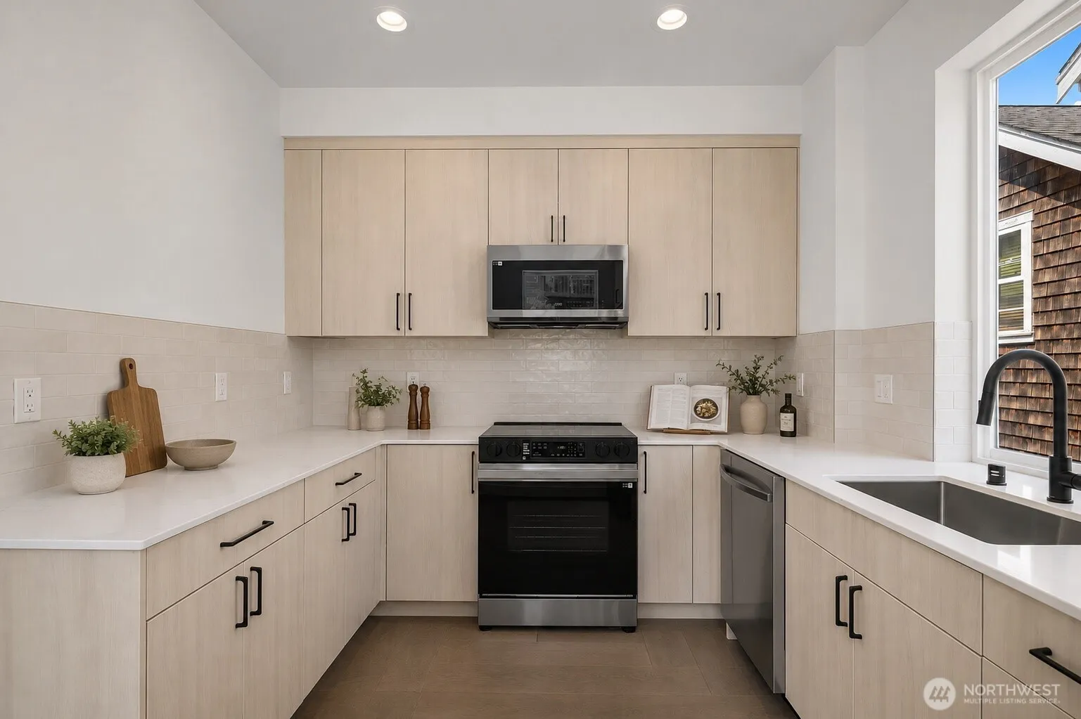 Property photo for 2538 14th Avenue W #e, Seattle photo 3