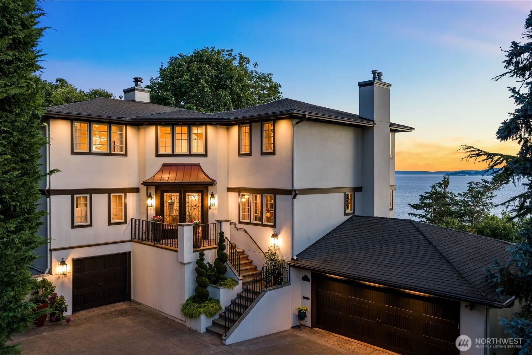 Property photo for 2555 Magnolia Boulevard W, Seattle photo 5