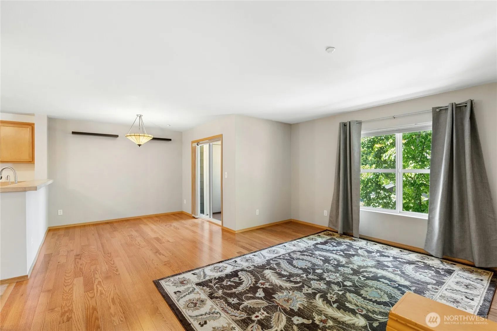 Property photo for 1652 25th Place Ne #203, Issaquah photo 4