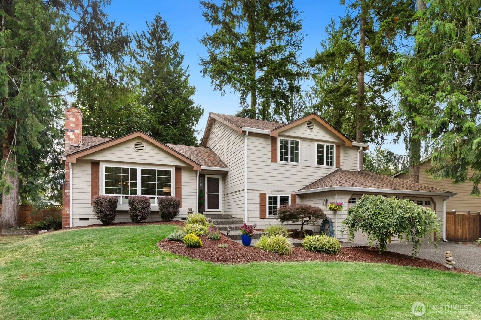 Property photo for 13708 175th Ct Ne, Redmond photo 2