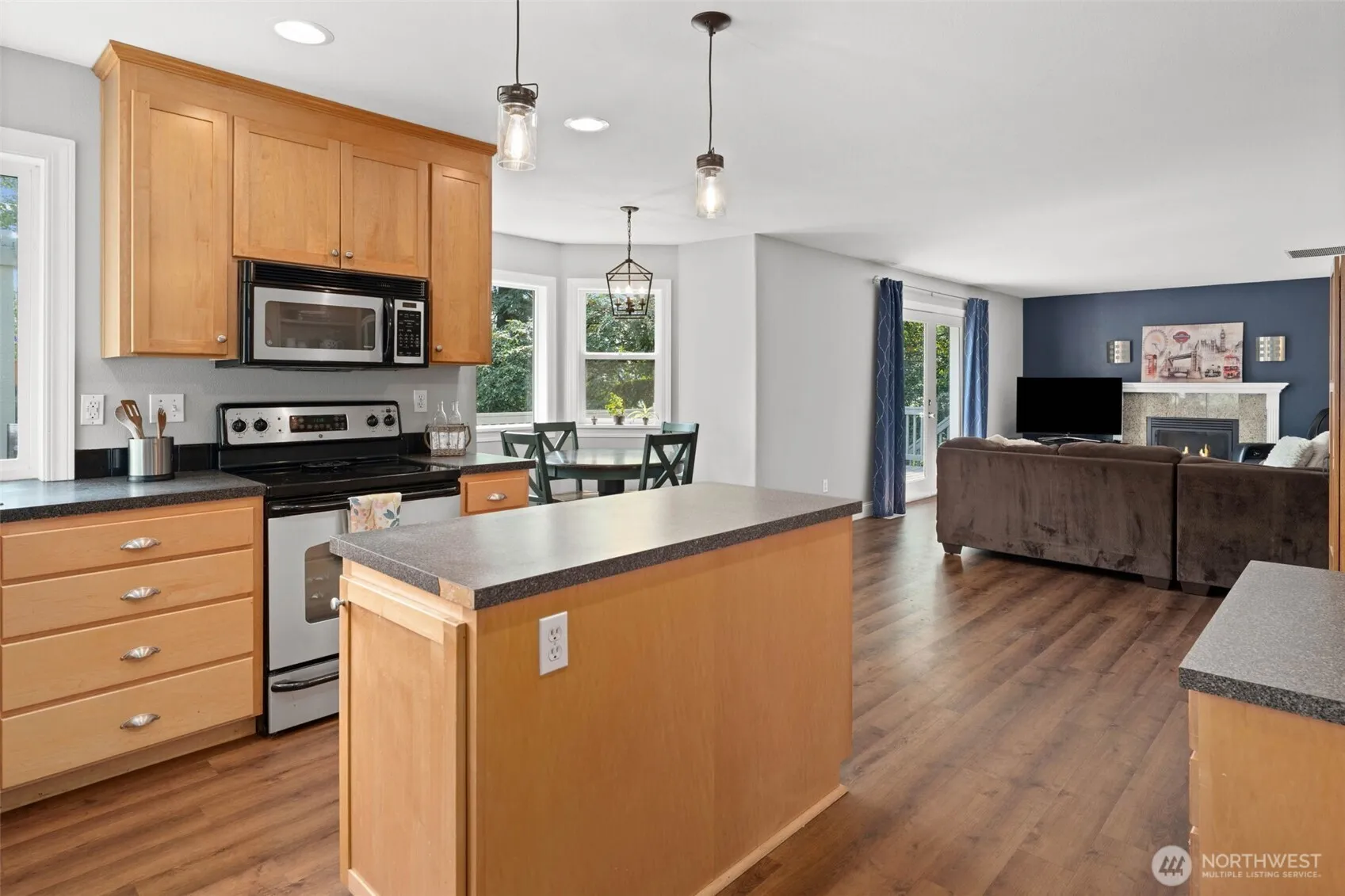 Property photo for 317 66th Avenue Ne, Tacoma photo 5