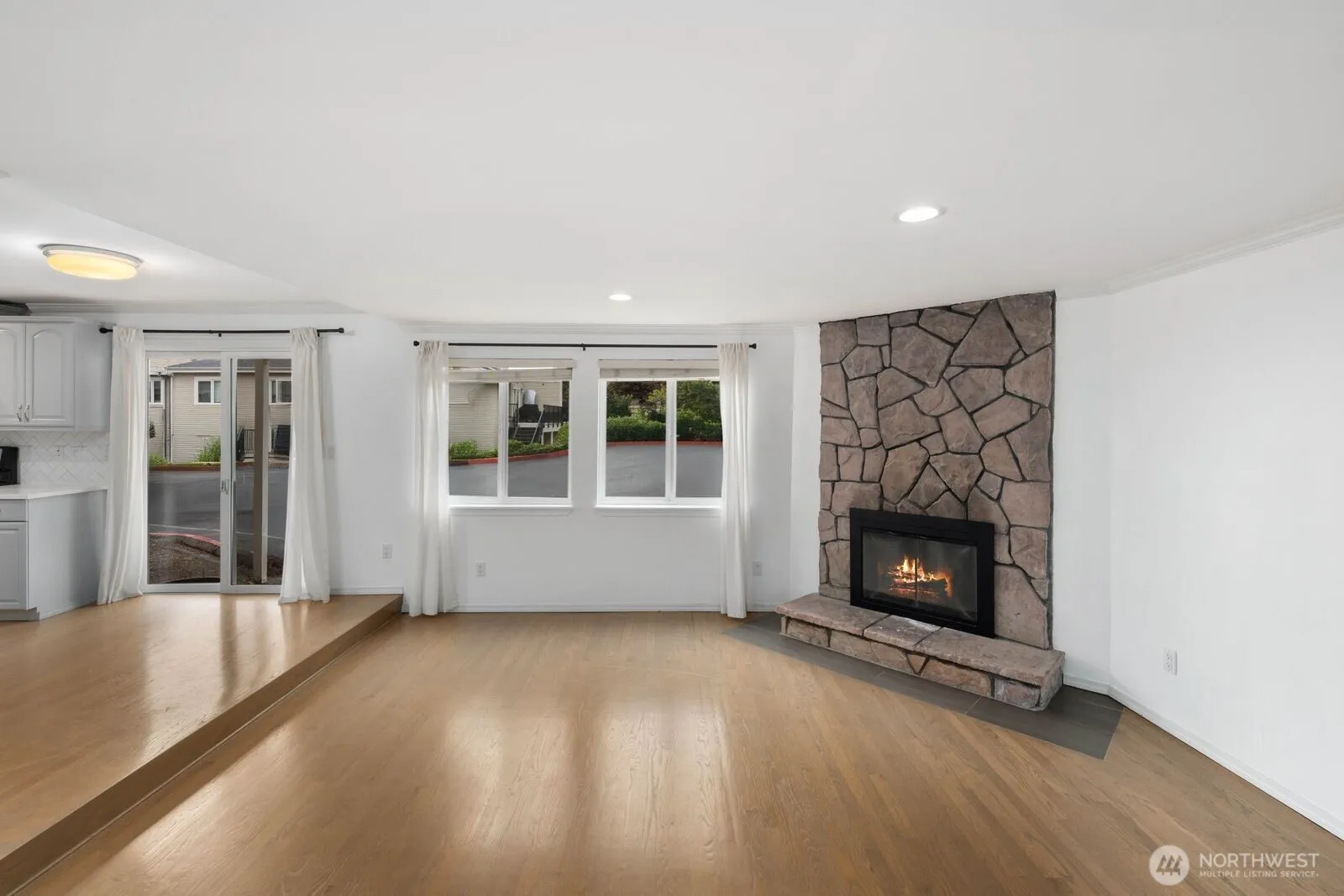 Property photo for 12716 Ne 120th Street #h1, Kirkland photo 5