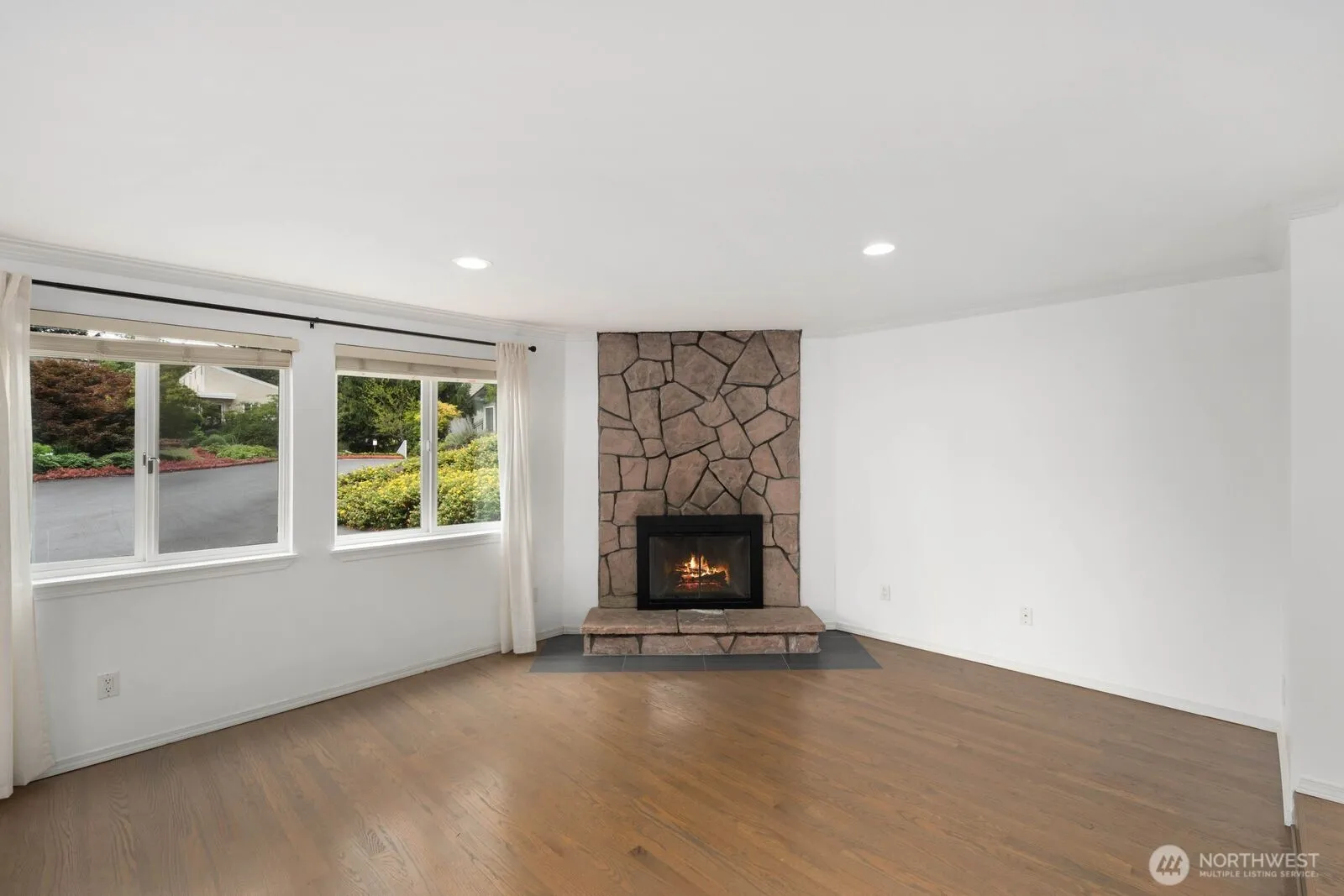 Property photo for 12716 Ne 120th Street #h1, Kirkland photo 2