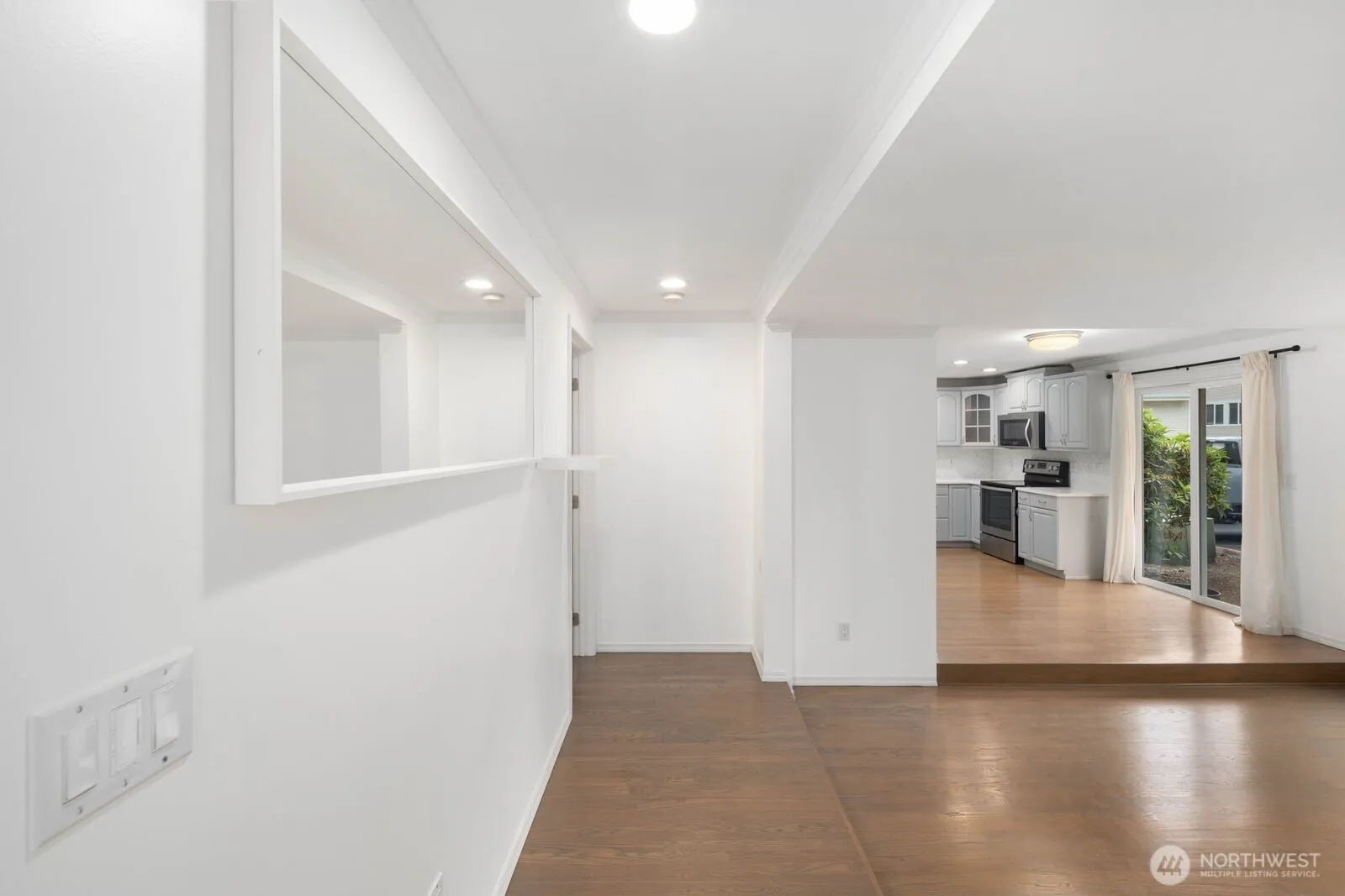 Property photo for 12716 Ne 120th Street #h1, Kirkland photo 4