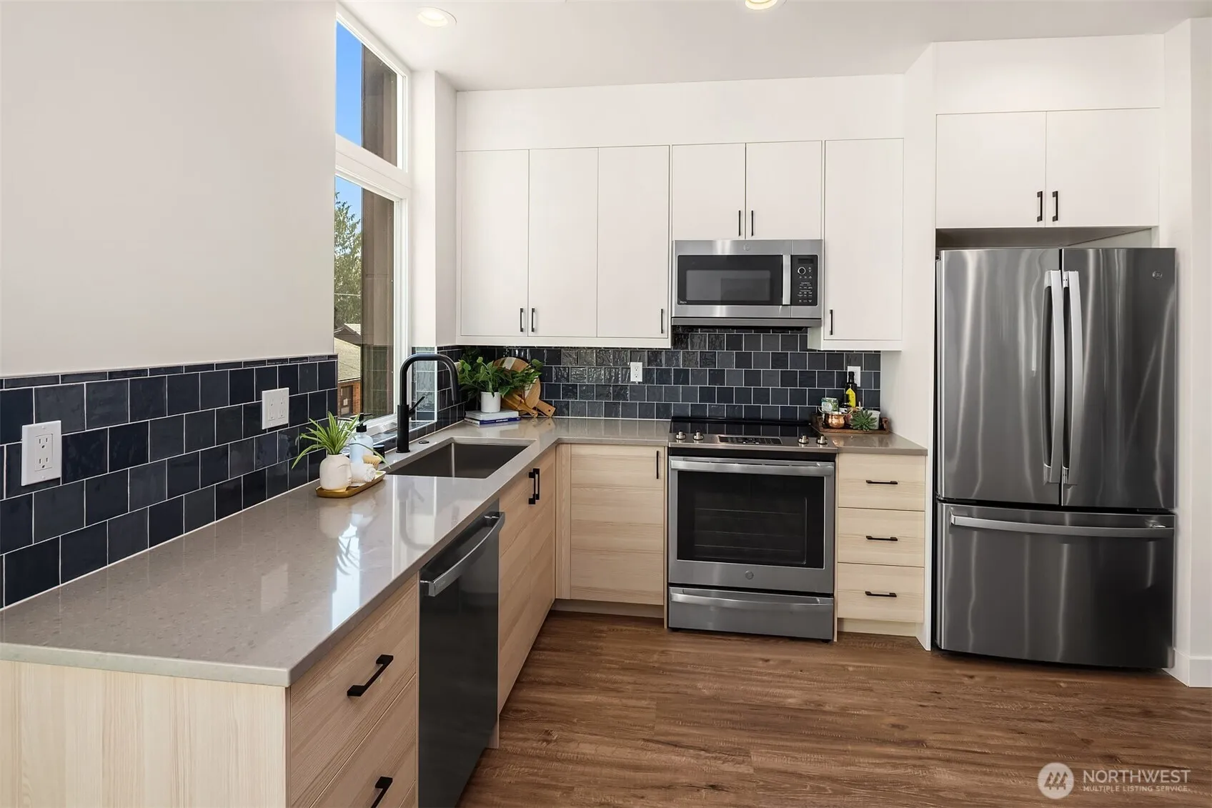 Property photo for 1713 17th Avenue, Seattle photo 5