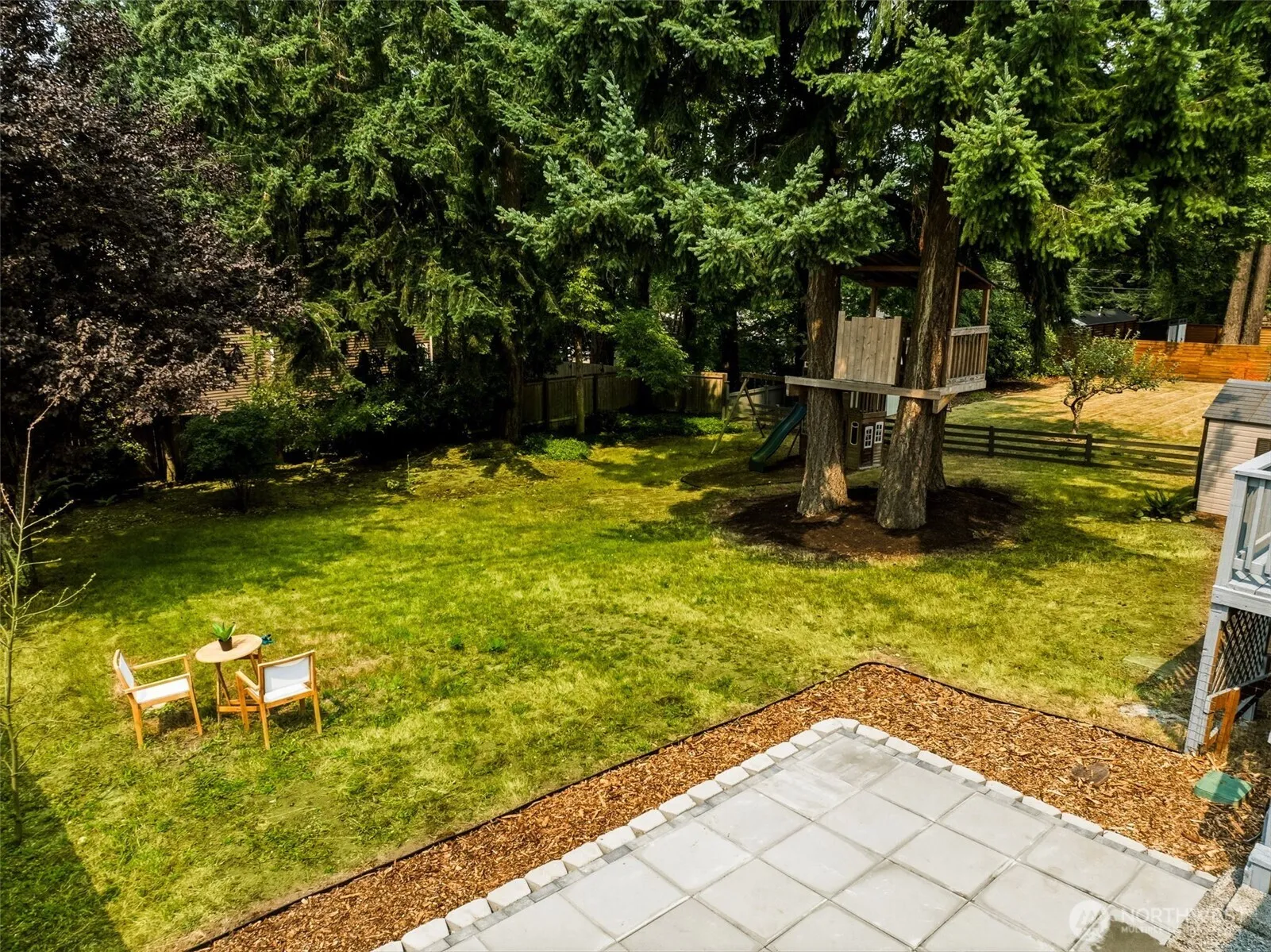 Property photo for 15335 81st Avenue Ne, Kenmore photo 4