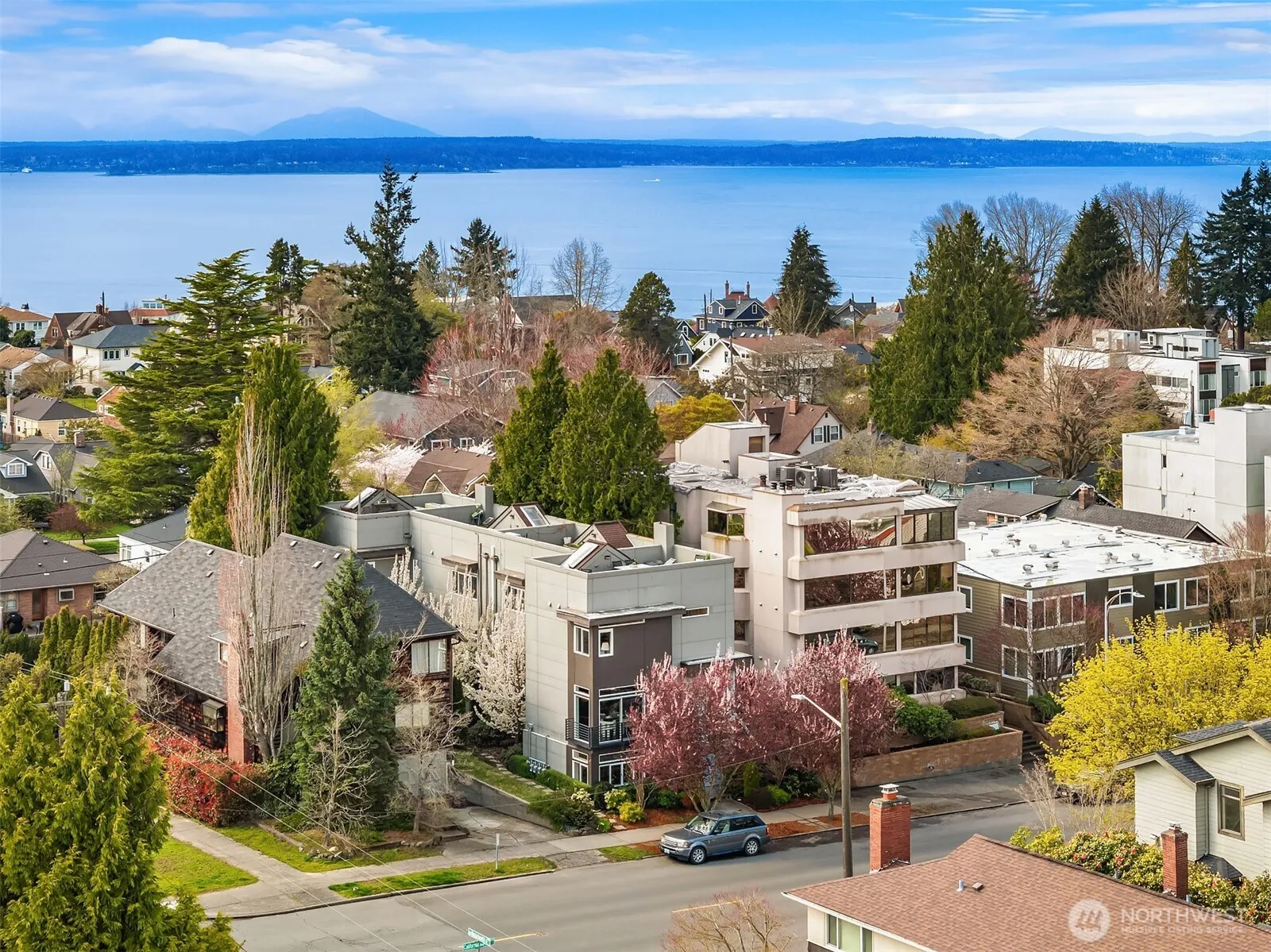 Property photo for 1633 California Avenue Sw #b, Seattle photo 5