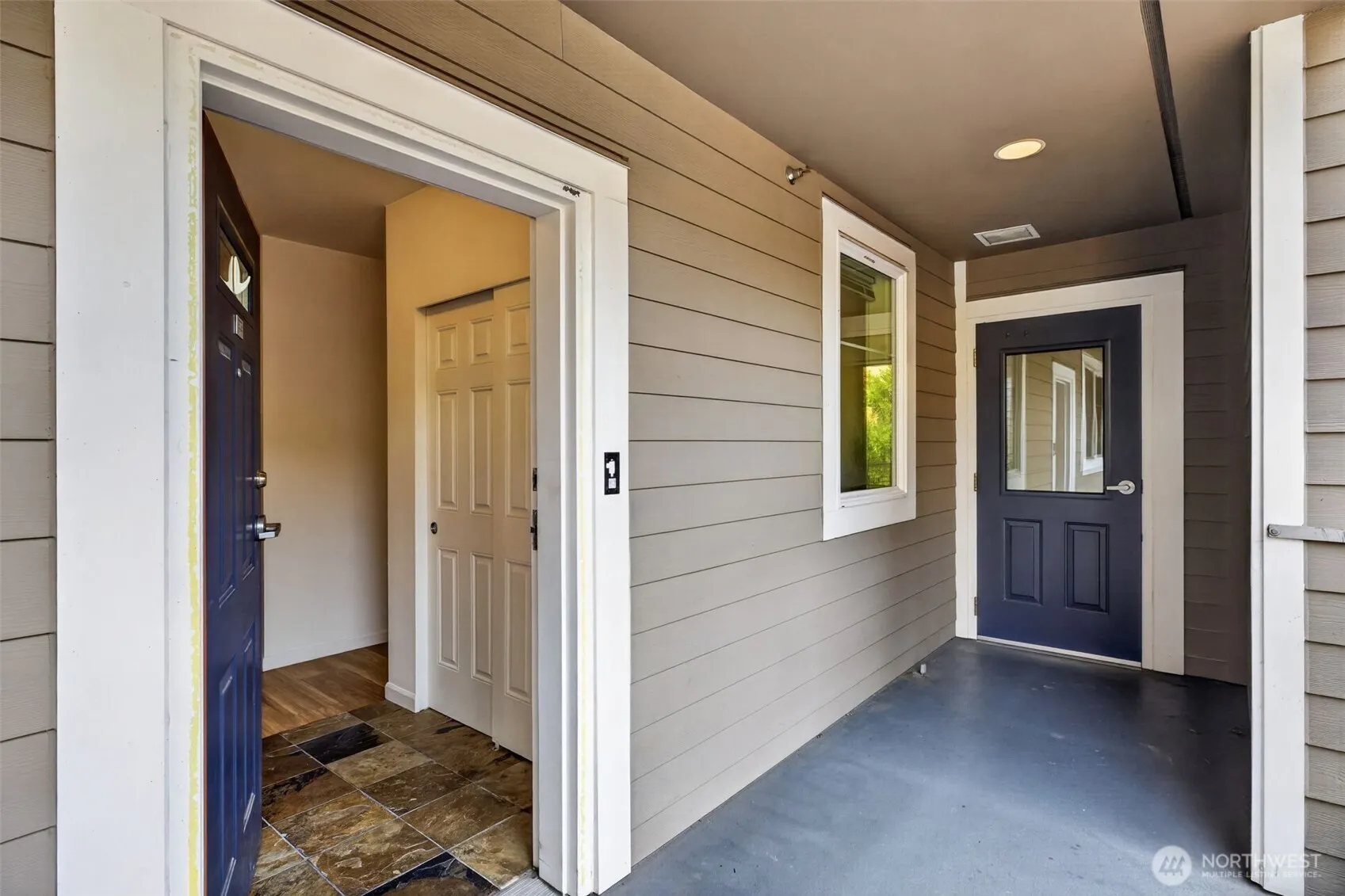 Property photo for 1220 E Columbia Street #202, Seattle photo 2