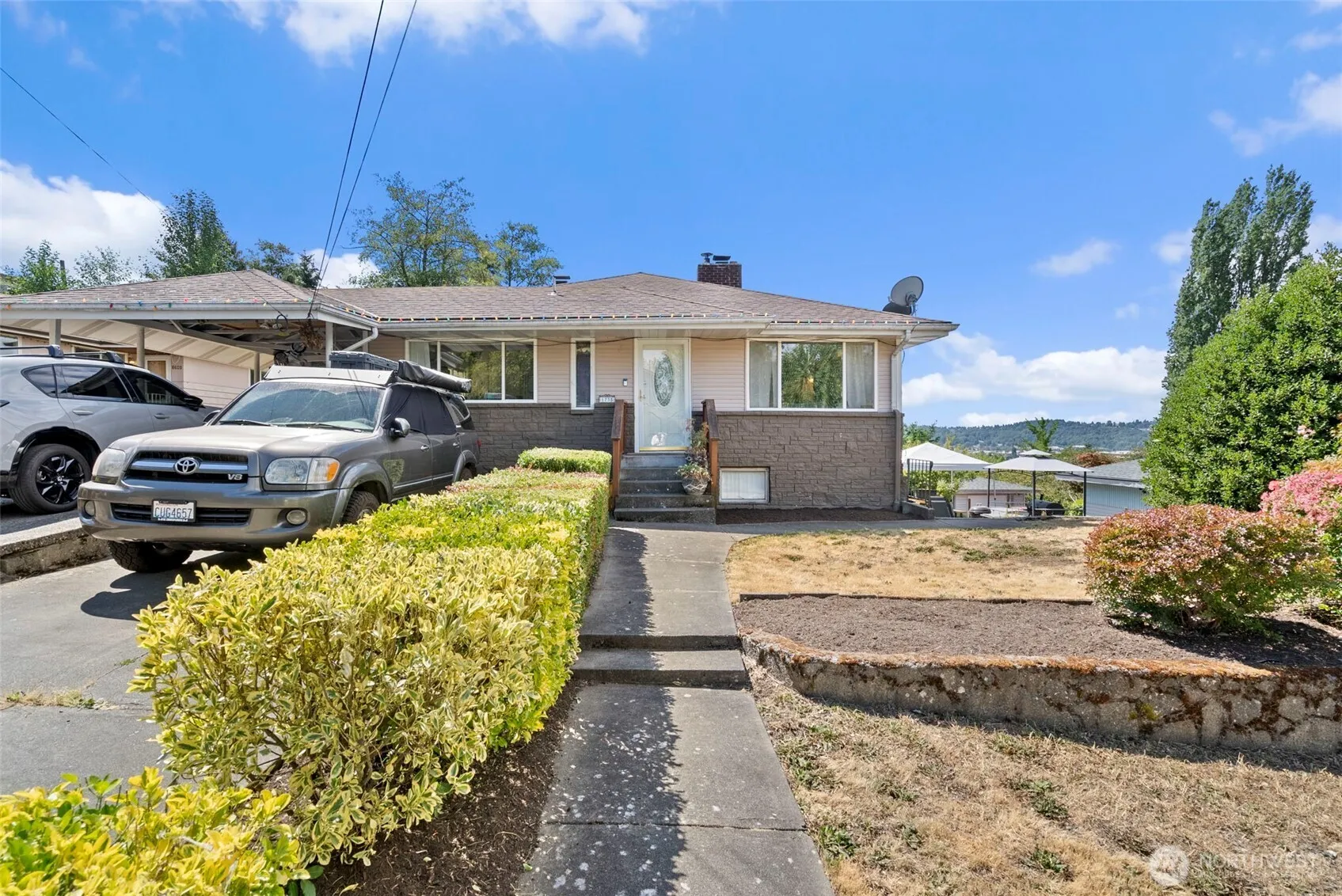 Property photo for 1735 S Pearl Street, Seattle photo 3