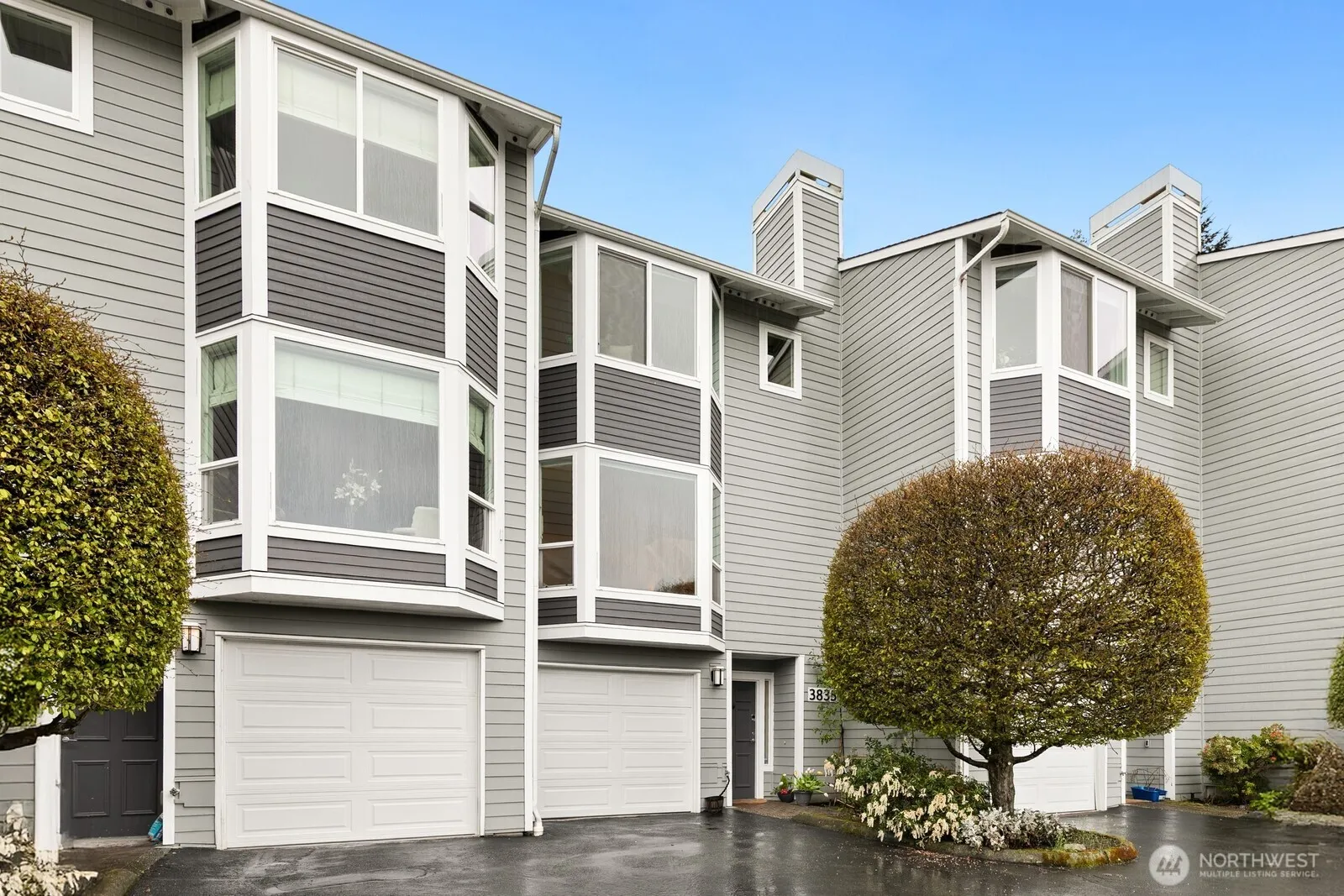Property photo for 3835 25th Avenue W, Seattle photo 3