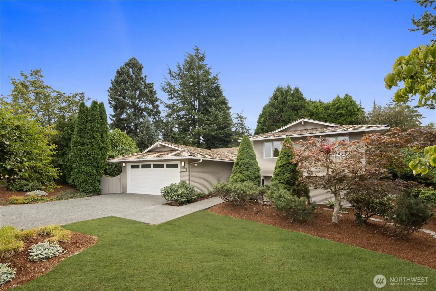 Property photo for 14115 Se 45th Street, Bellevue photo 3