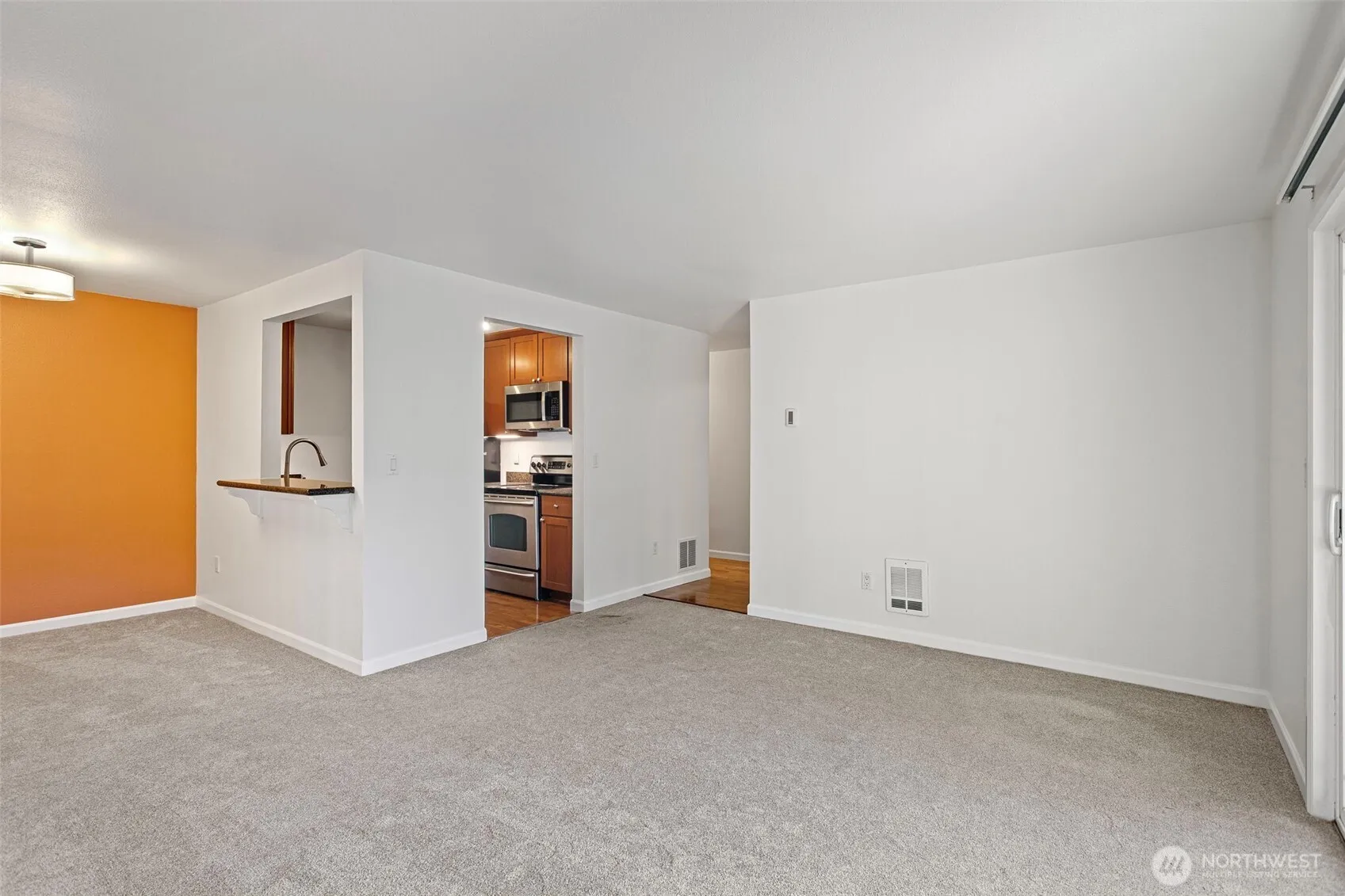 Property photo for 14200 Se 6th St #32, Bellevue photo 2