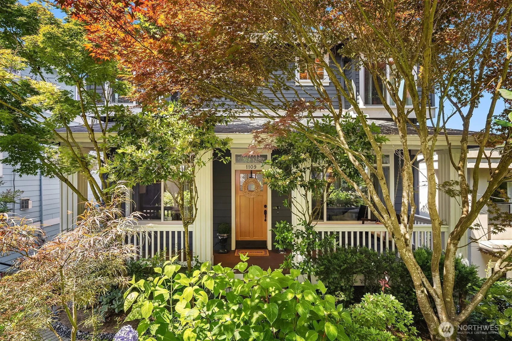 Property photo for 1109 33rd Avenue E, Seattle photo 4