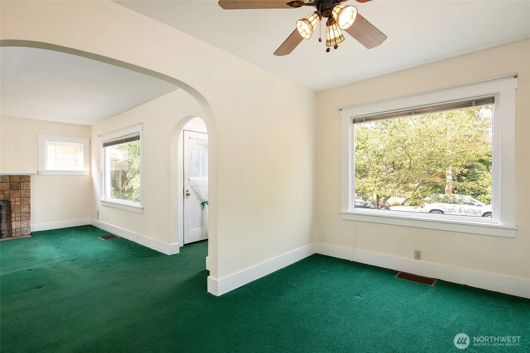 Property photo for 6016 34th Avenue Ne, Seattle photo 3