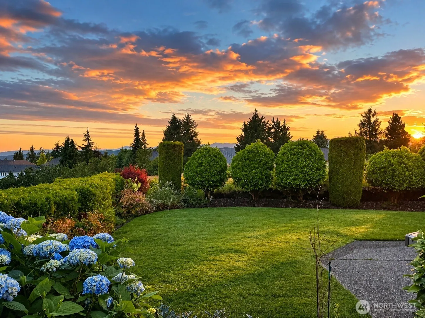 Property photo for 35204 Augusta Place Se, Snoqualmie photo 2