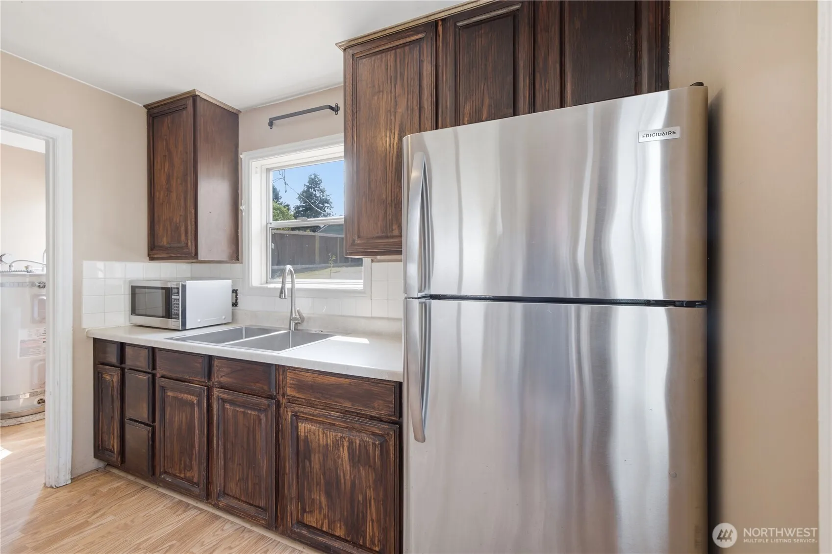 Property photo for 9831 33rd Avenue Sw, Seattle photo 4