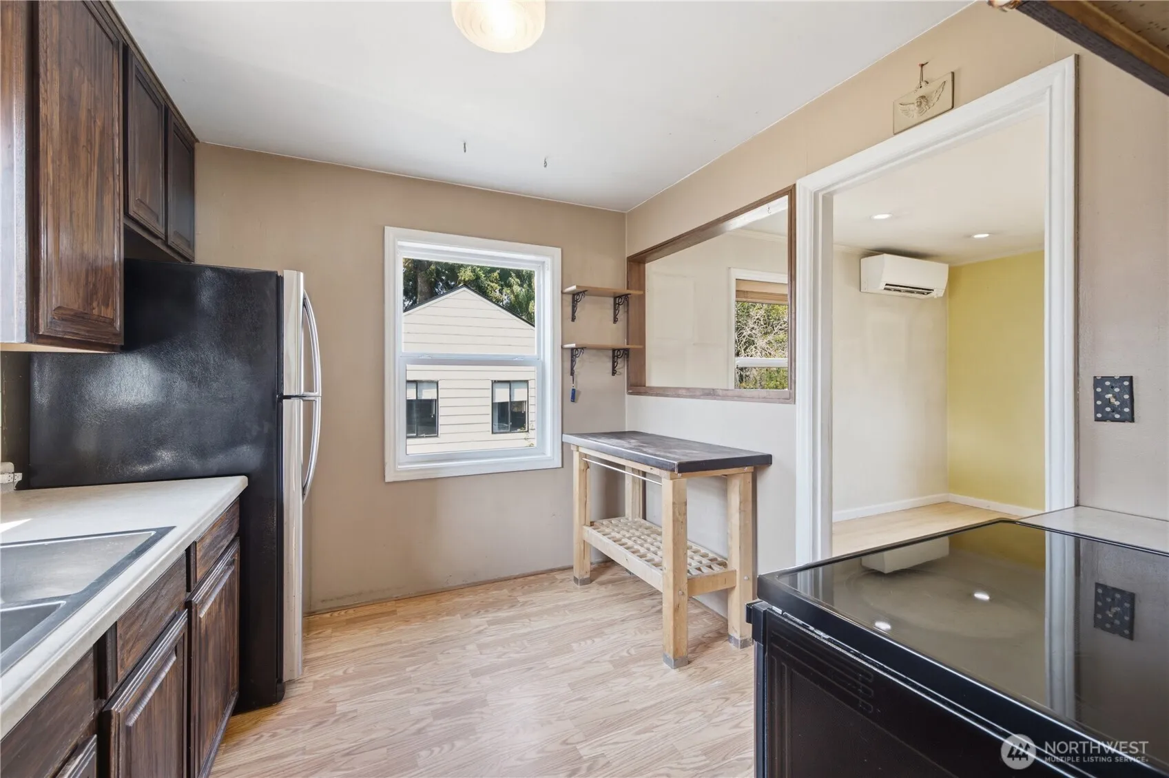 Property photo for 9831 33rd Avenue Sw, Seattle photo 5