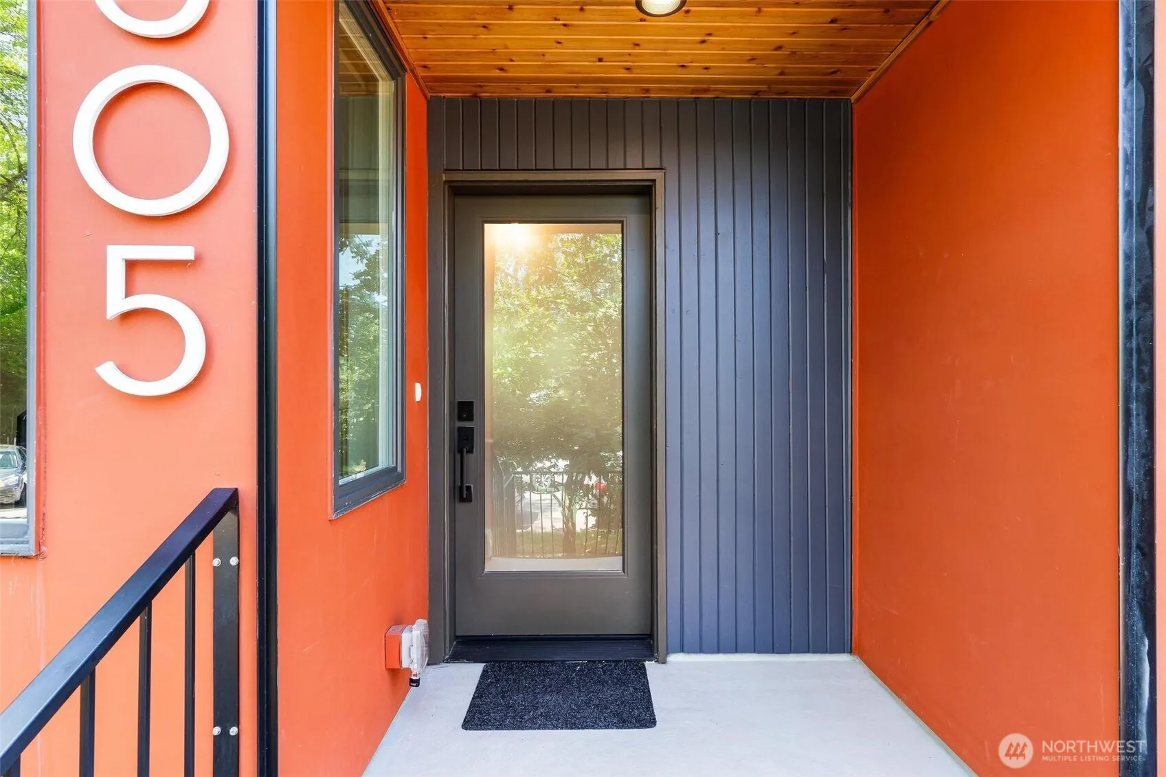 Property photo for 305 17th Avenue E, Seattle photo 5