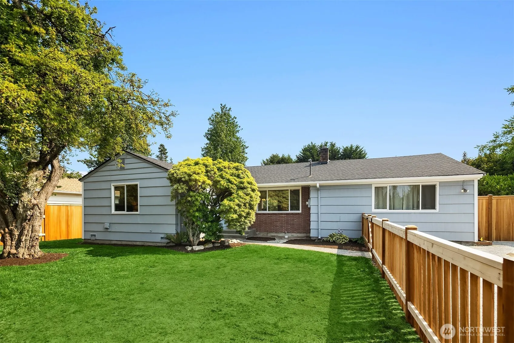 Property photo for 211 N 160th Street, Shoreline