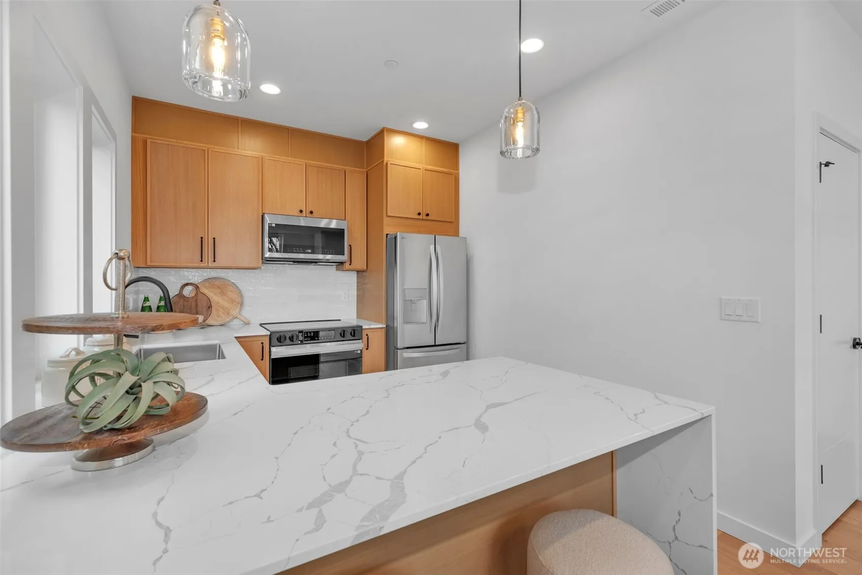 Property photo for 435 19th Avenue E, Seattle photo 4