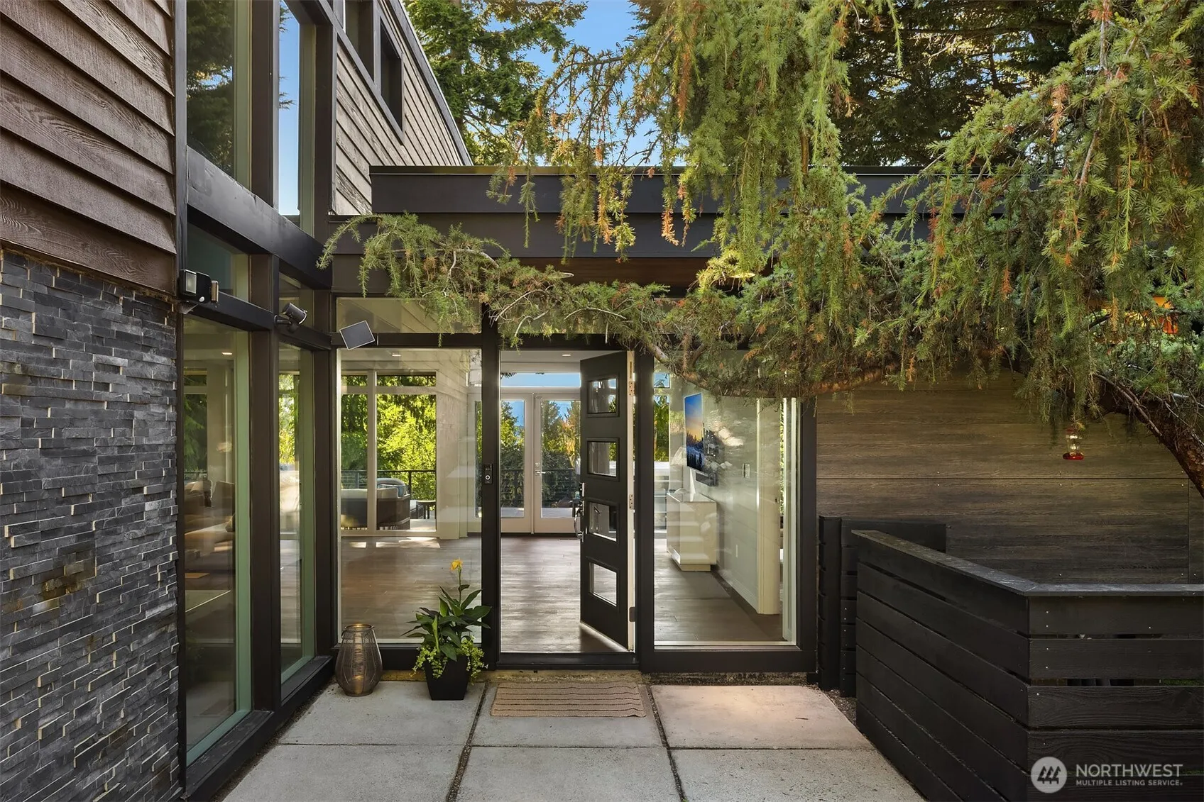 Property photo for 899 Nw Elford Drive, Seattle photo 4