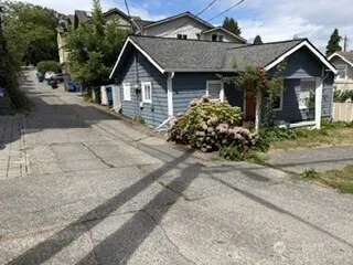 Property photo for 3115 Queen Anne Avenue N, Seattle photo 4