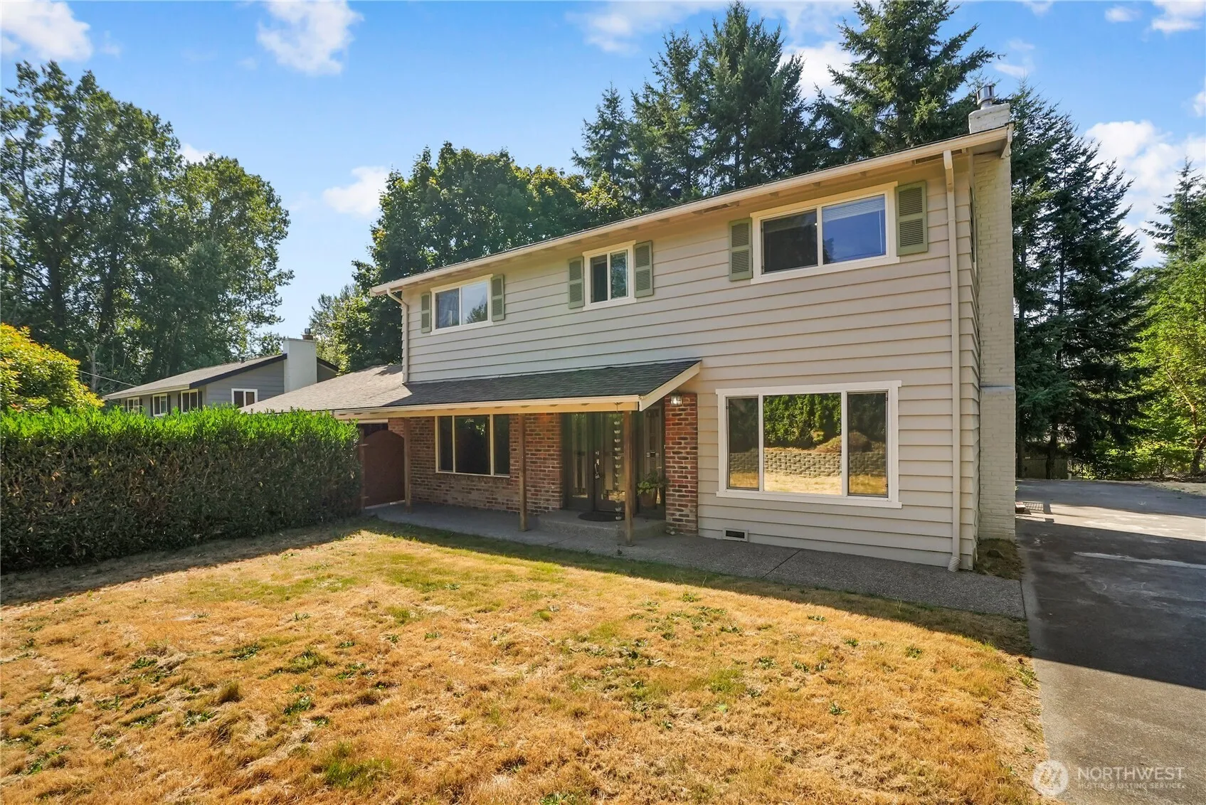 Property photo for 8003 Ne 203rd St, Kenmore photo 3