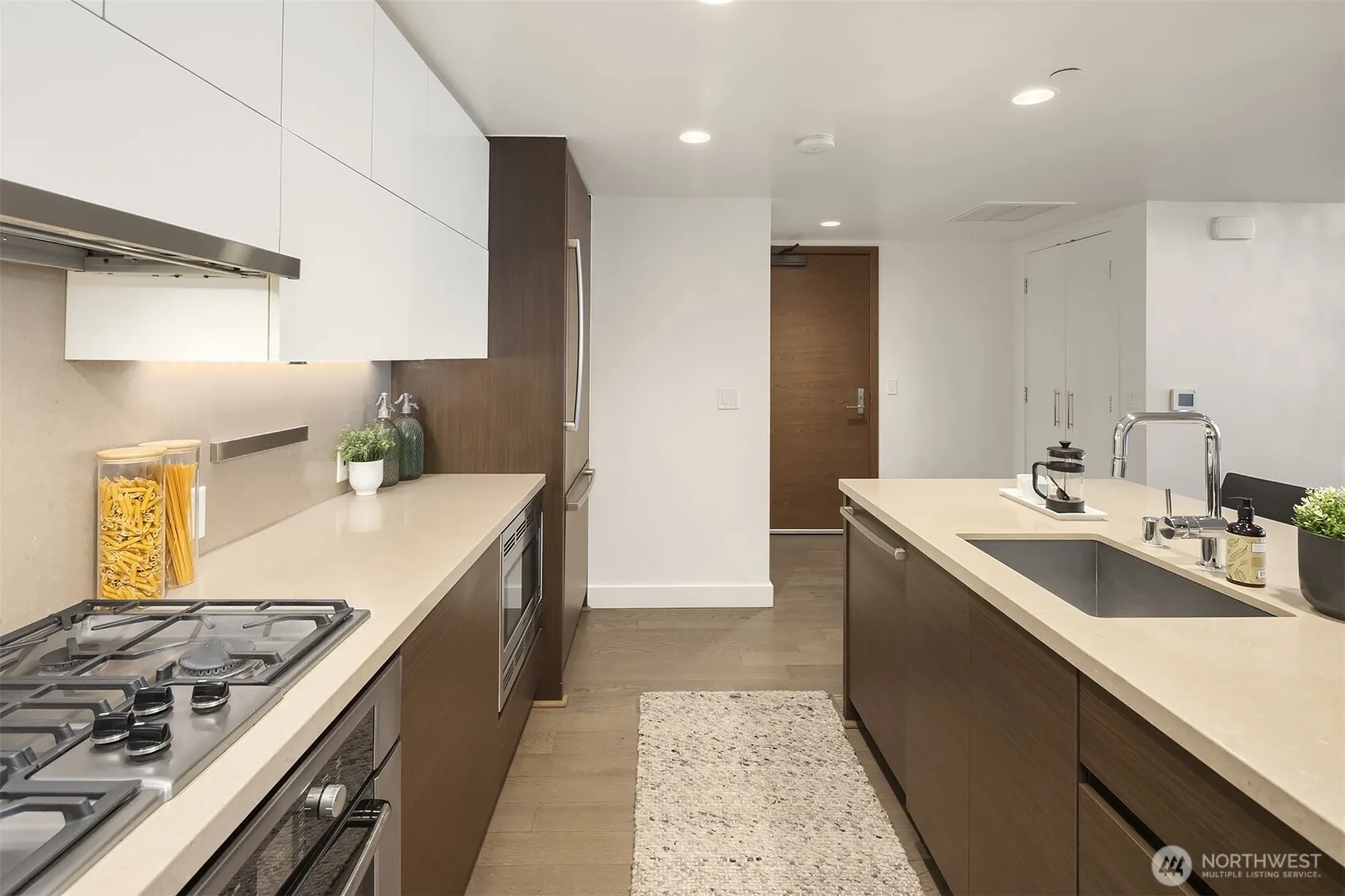 Property photo for 588 Bell Street #813s, Seattle photo 4