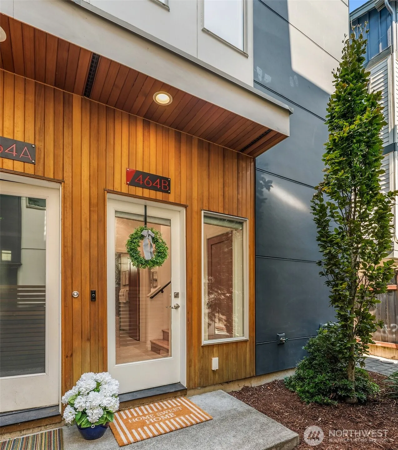 Property photo for 464 Ne Maple Leaf Place #b, Seattle