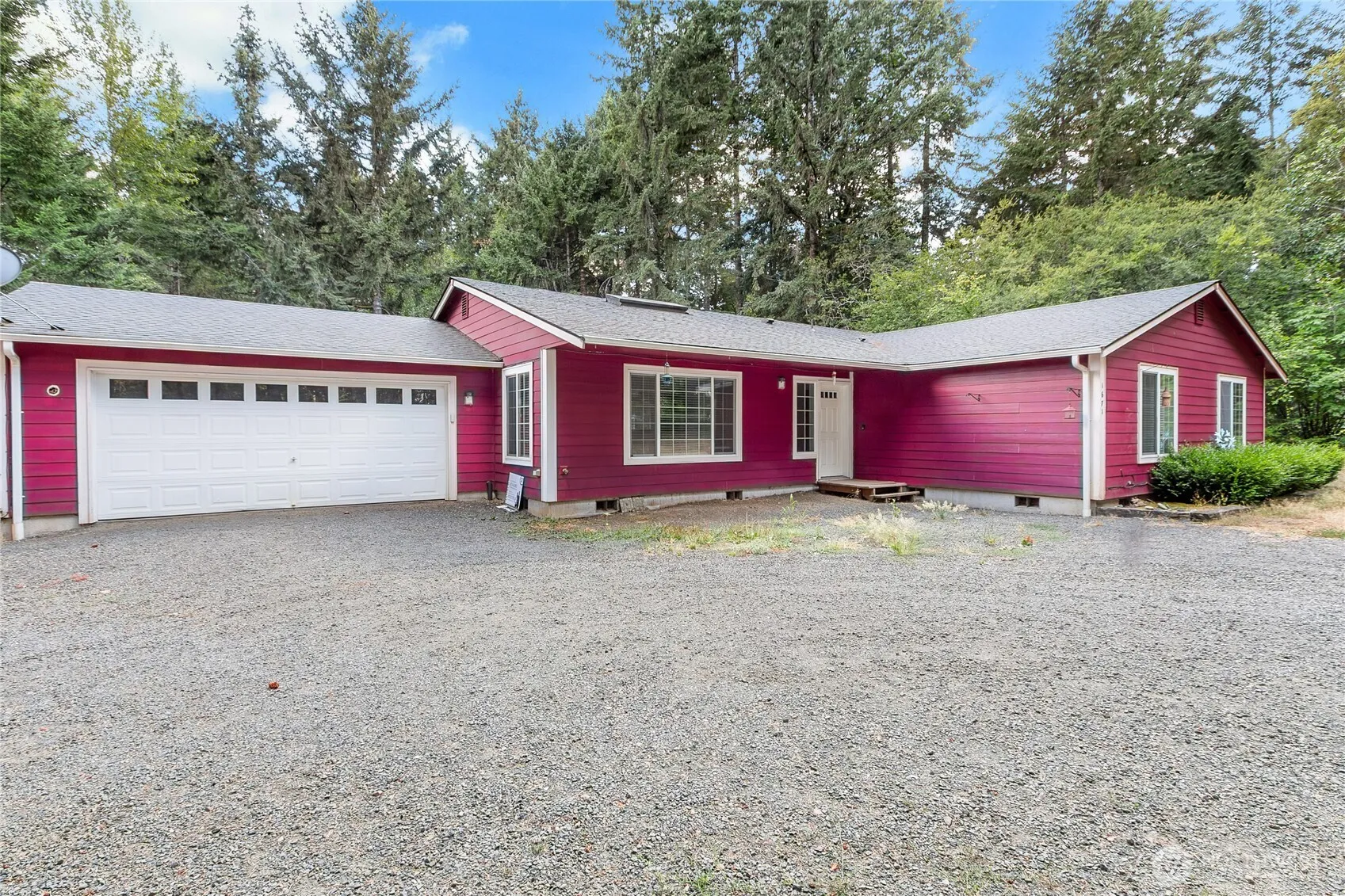 Property photo for 1671 Dickinson Avenue, Shelton photo 2