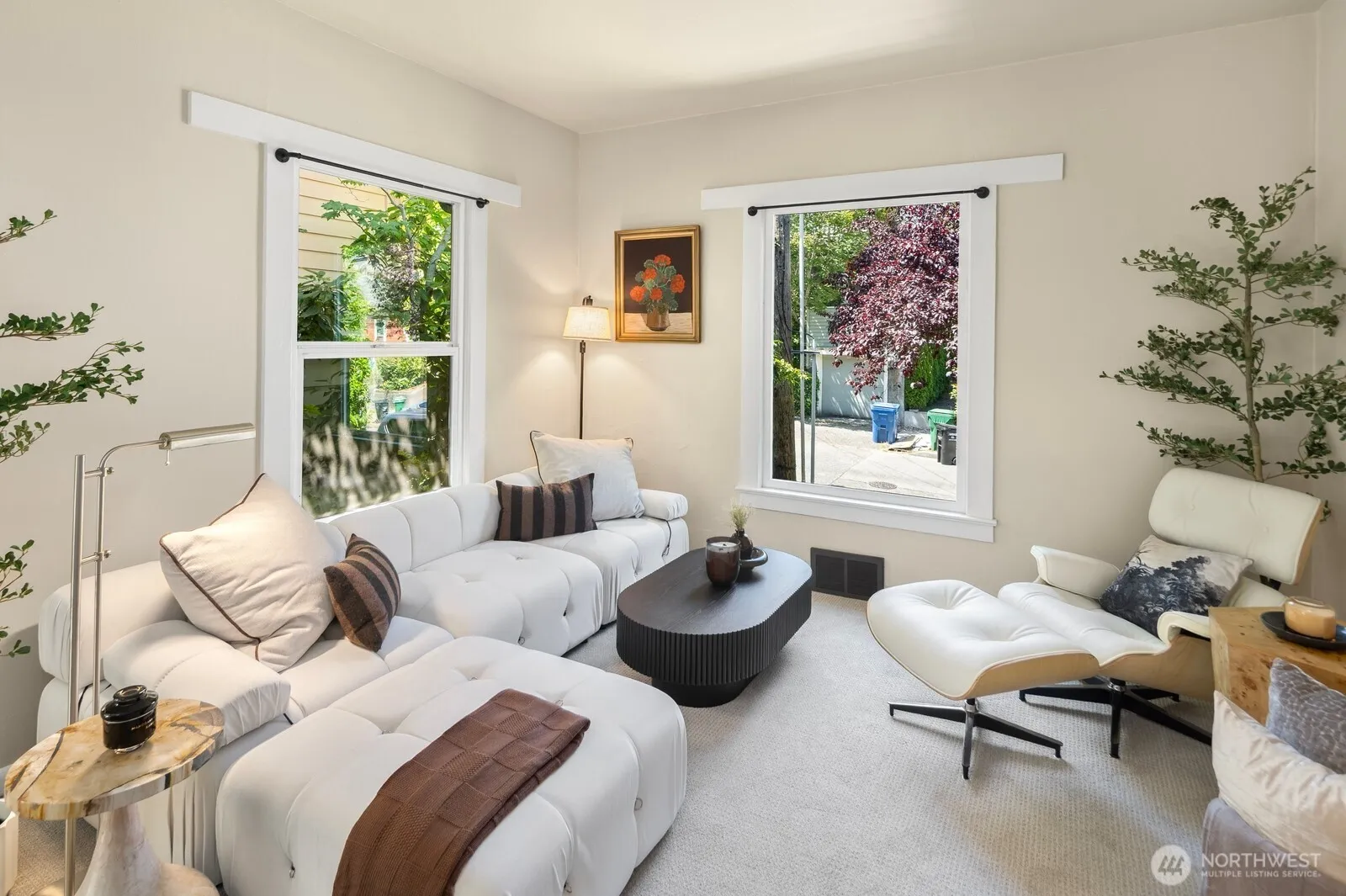 Property photo for 6322 5th Avenue Ne, Seattle photo 2