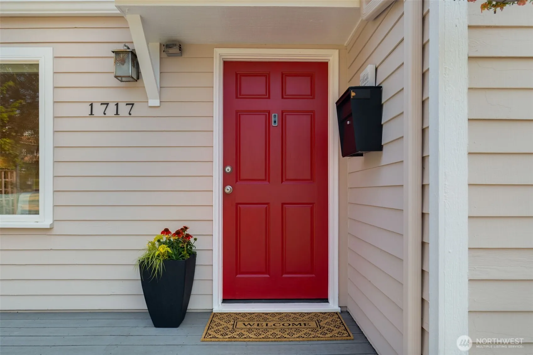 Property photo for 1717 N 82nd Street, Seattle photo 3