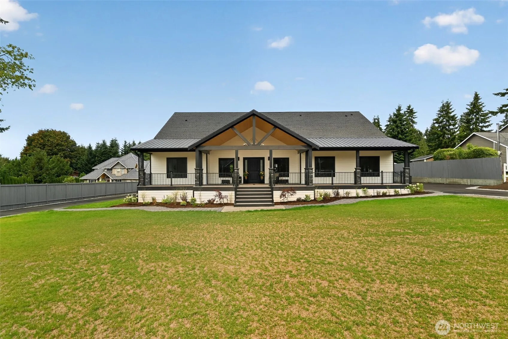 Property photo for 17430 Interurban Boulevard, Snohomish photo 2