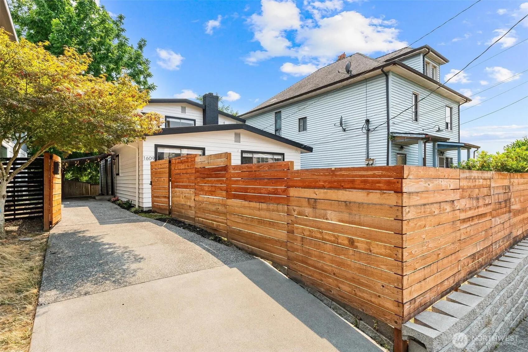 Property photo for 1609 E Alder Street, Seattle photo 2