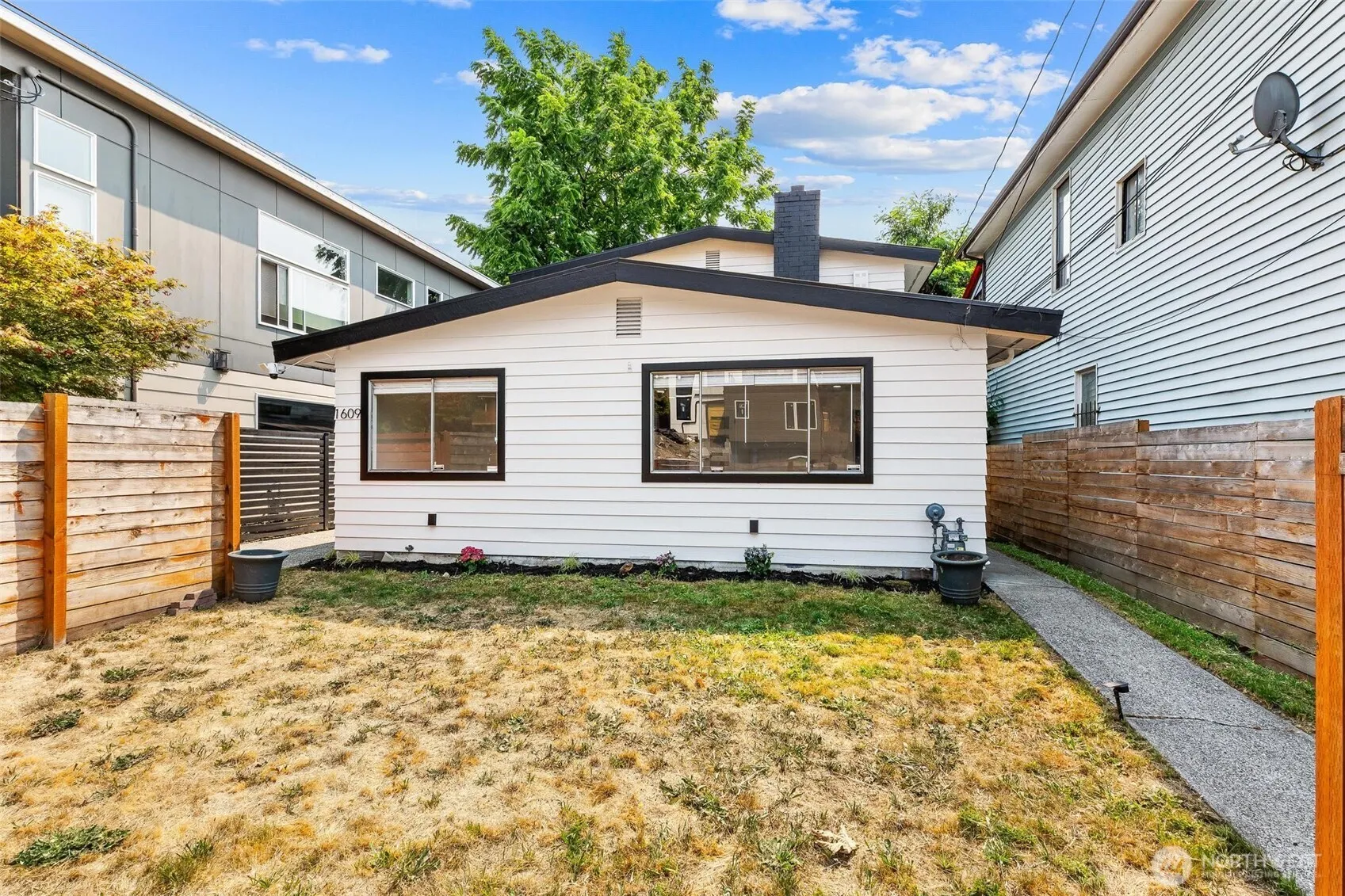 Property photo for 1609 E Alder Street, Seattle photo 3